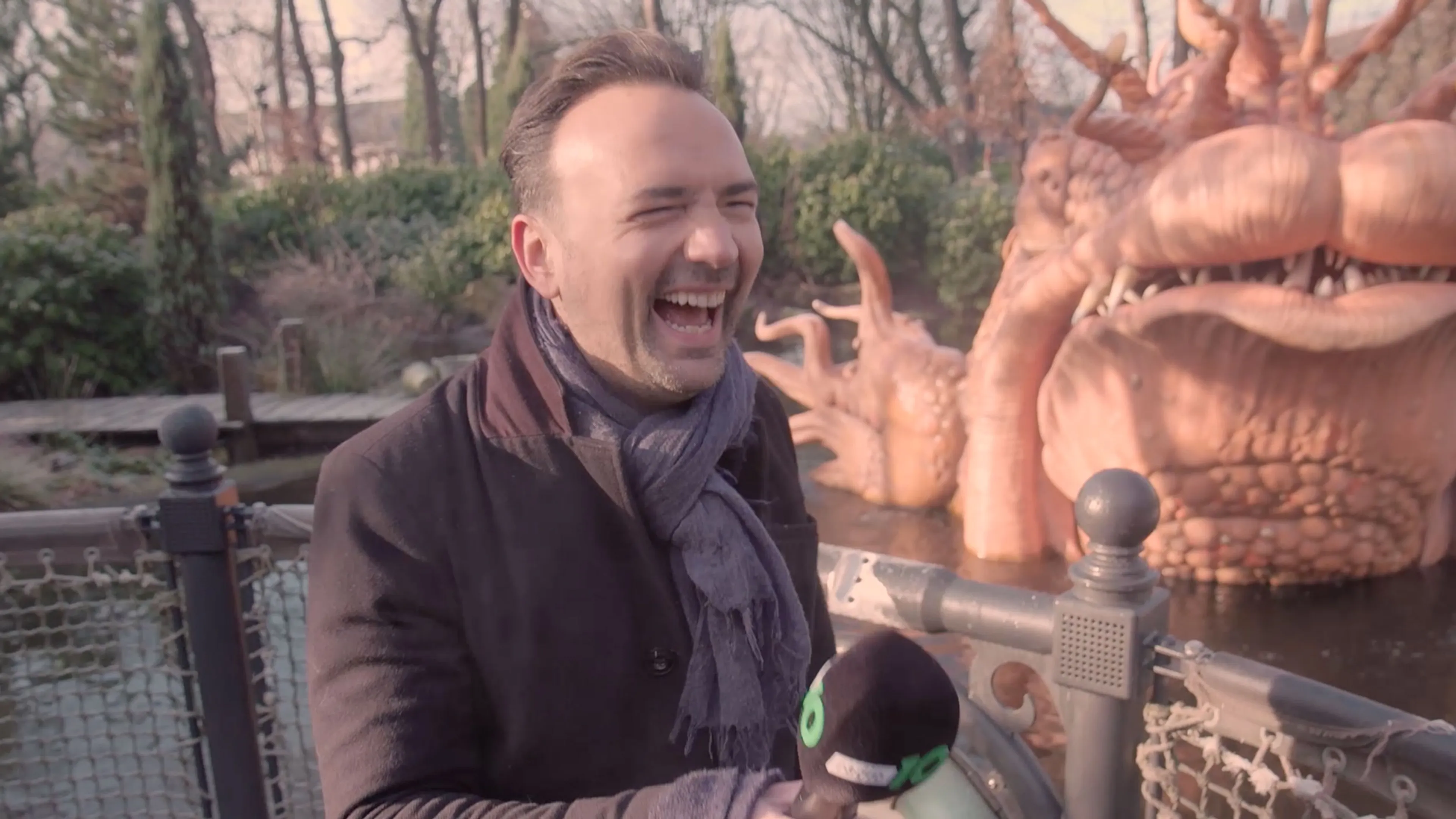 Gerard krijgt een wonderlijke rondleiding door het Sprookjesbos