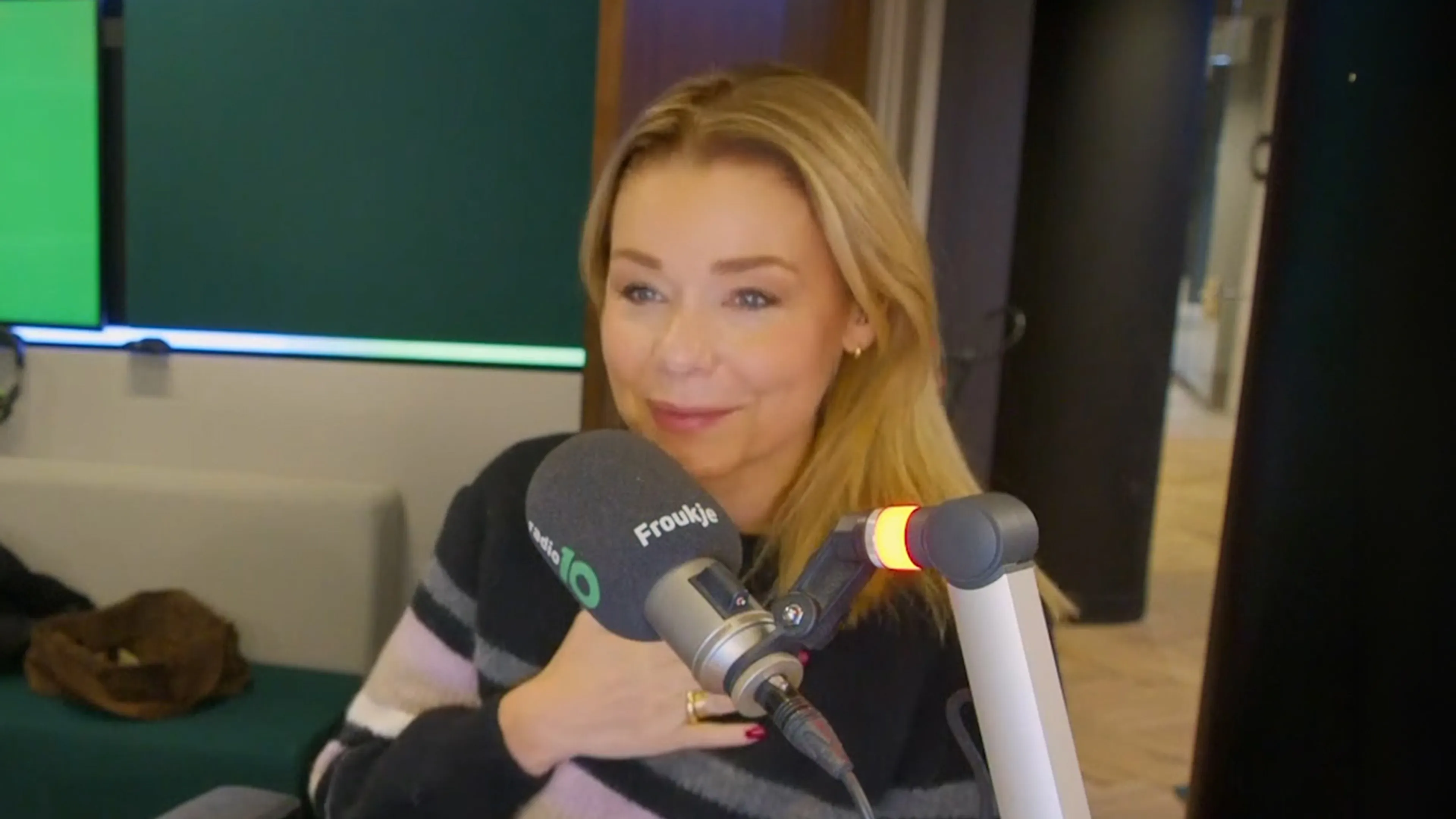 Froukje deelt een persoonlijk verhaal in de ochtendshow