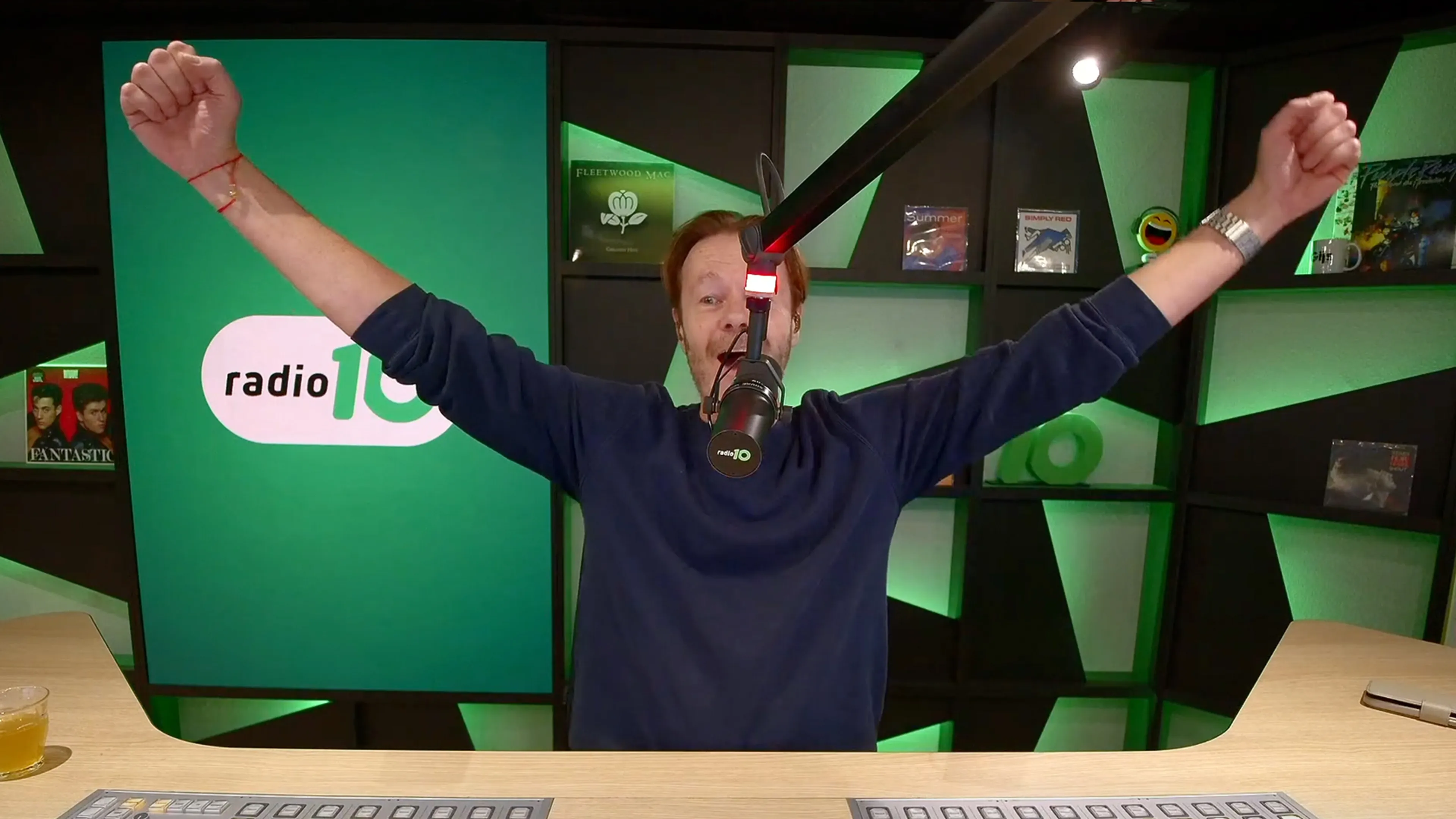 Gijs wordt opnieuw opa en hoort live van zijn kleinzoon wat het geslacht is...