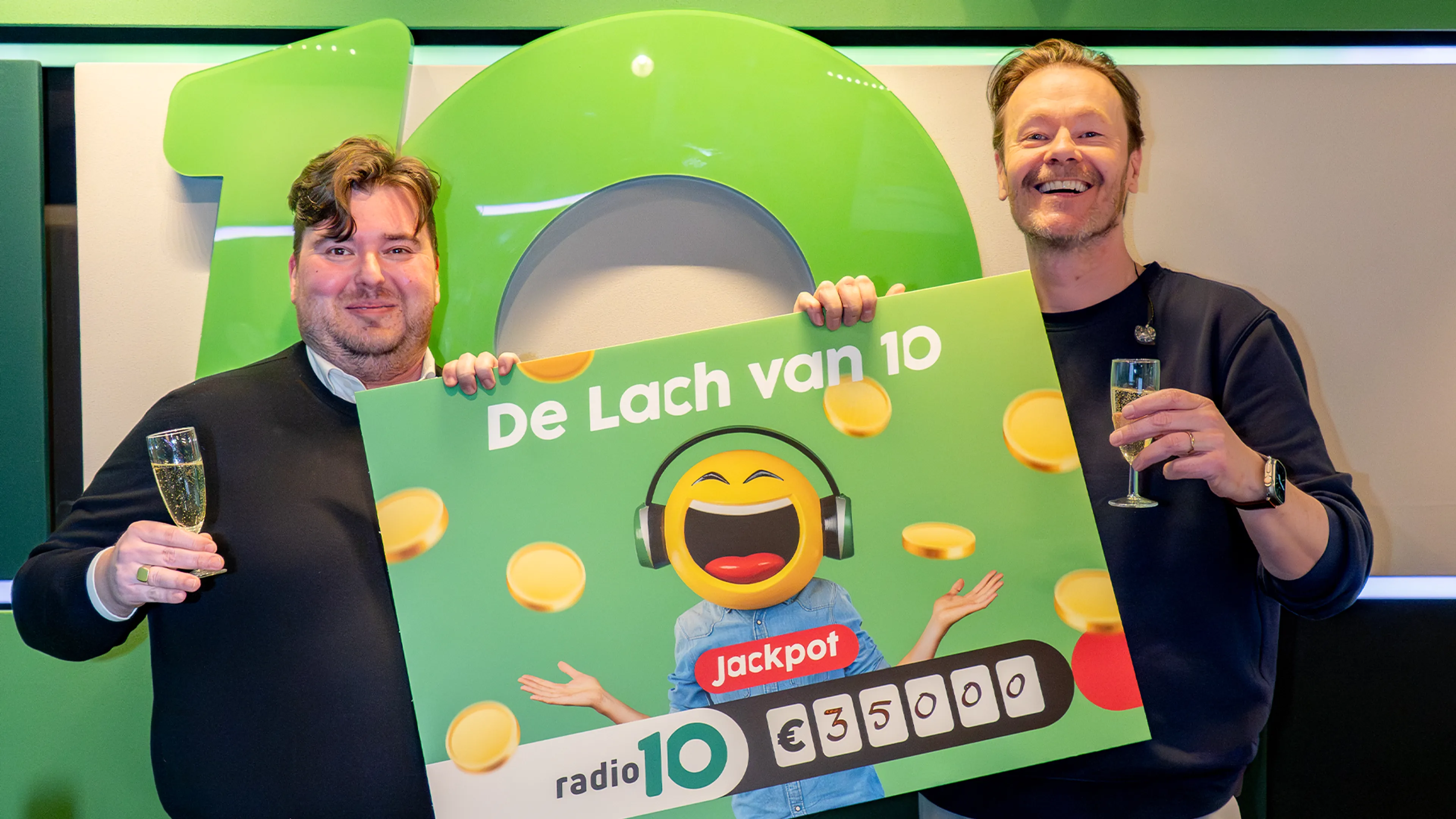 De Lach van 10-winnaar Jeroen komt de jackpot van €35.000 ophalen!