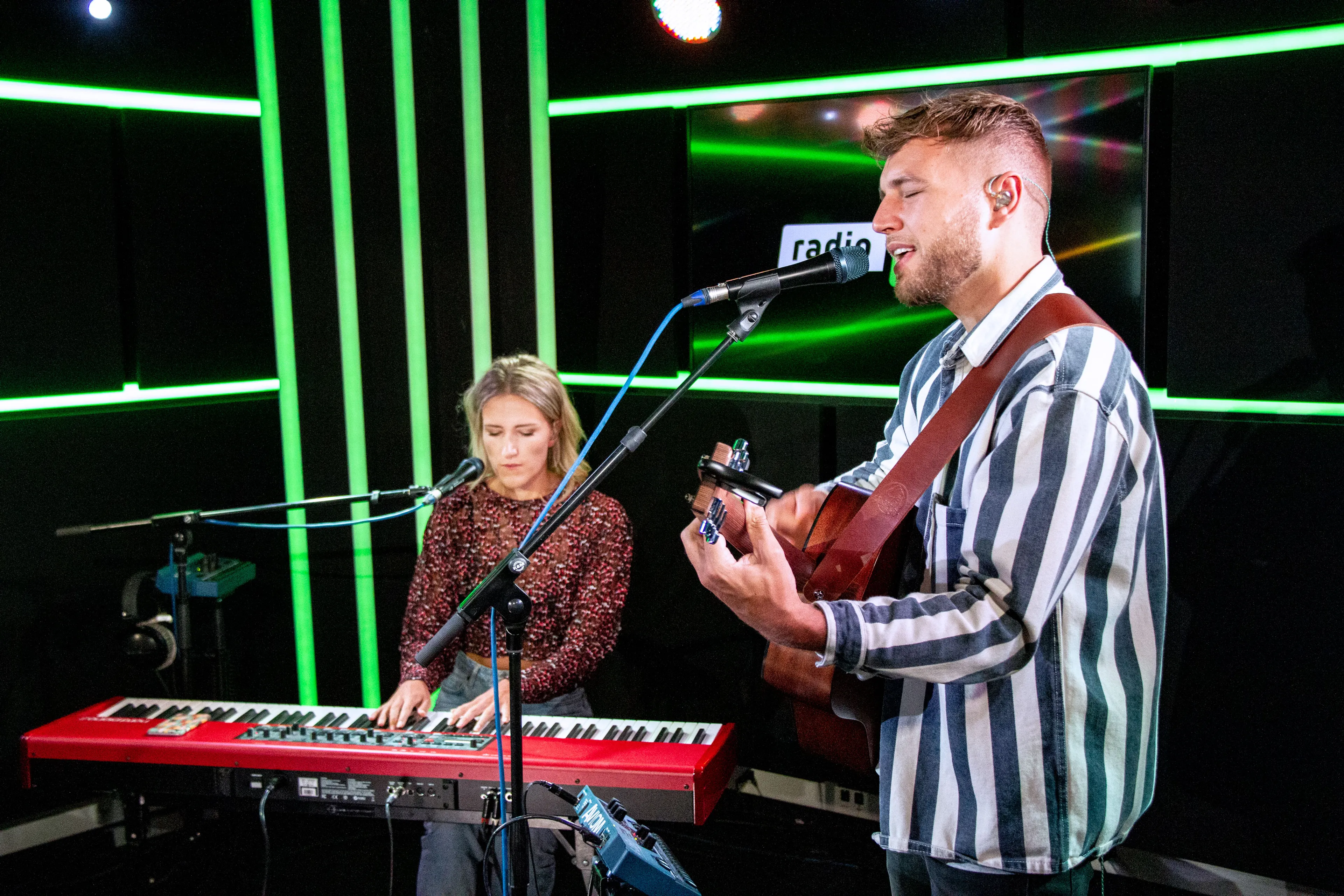 Voor dag en blauw ook ijzersterk: Suzan en Freek live