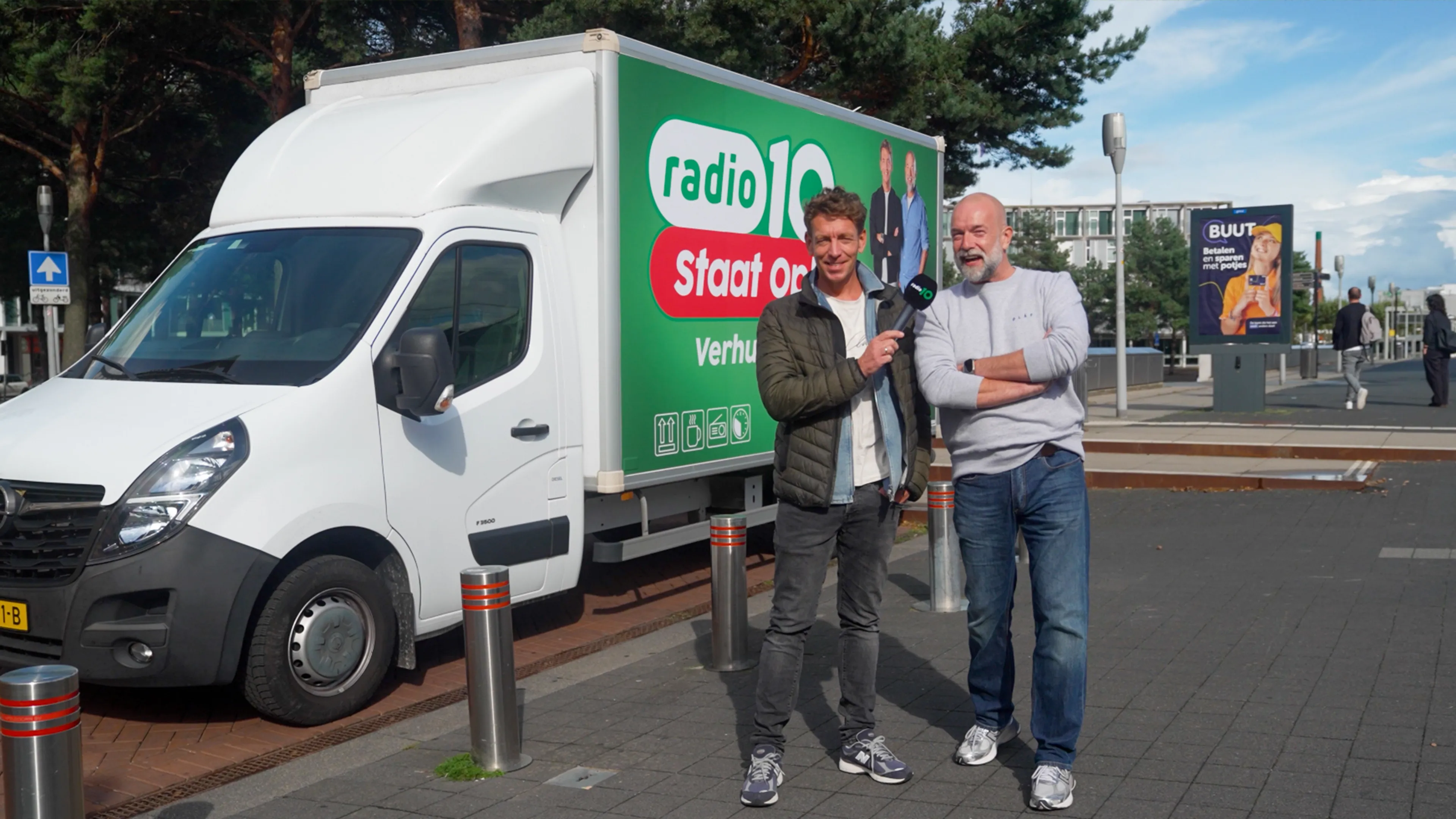 De Radio 10 Staat Op! Verhuisbus is uitgepakt 📦
