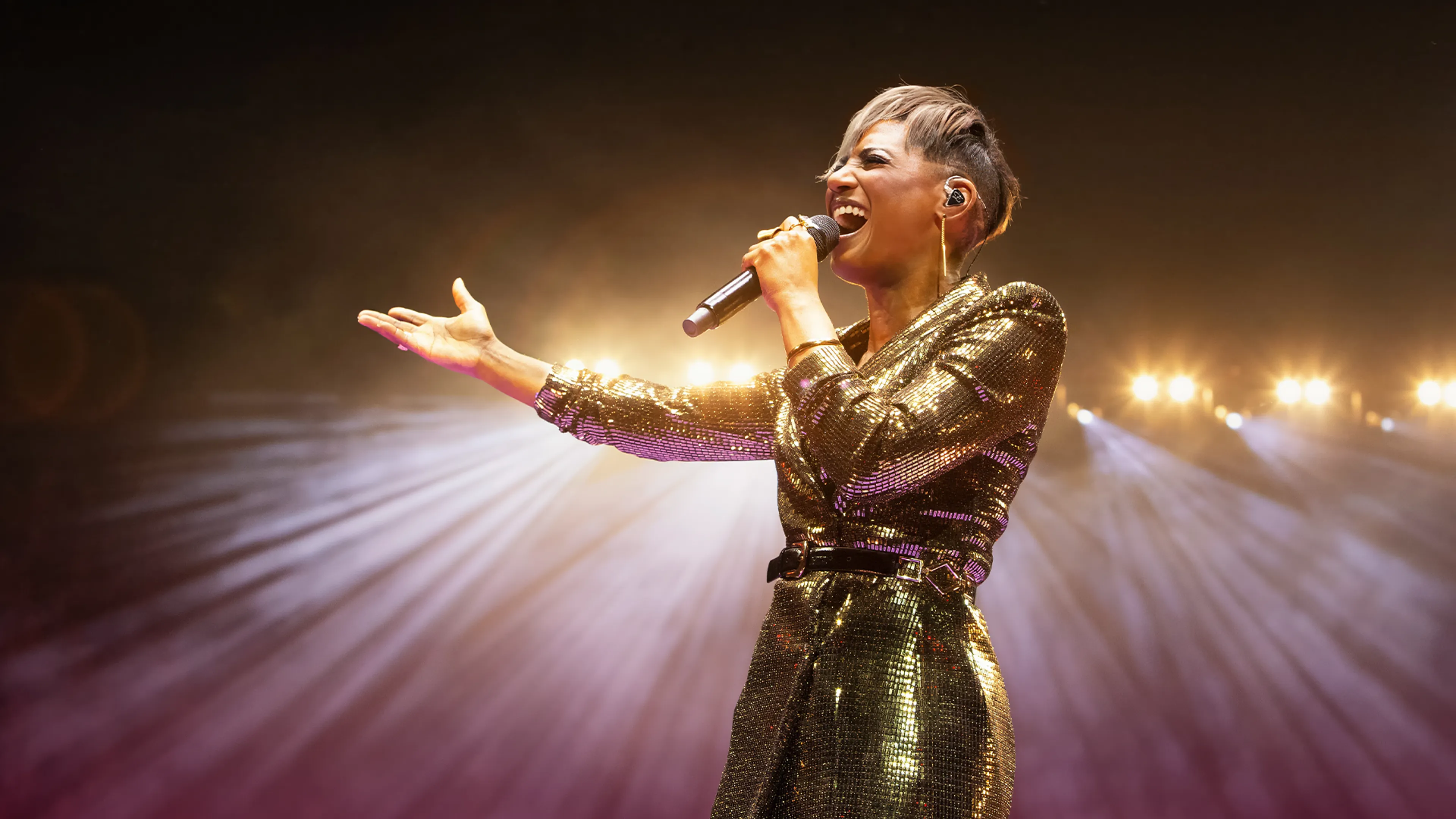 Win tickets van 10 voor Edsilia Rombley in AFAS Live