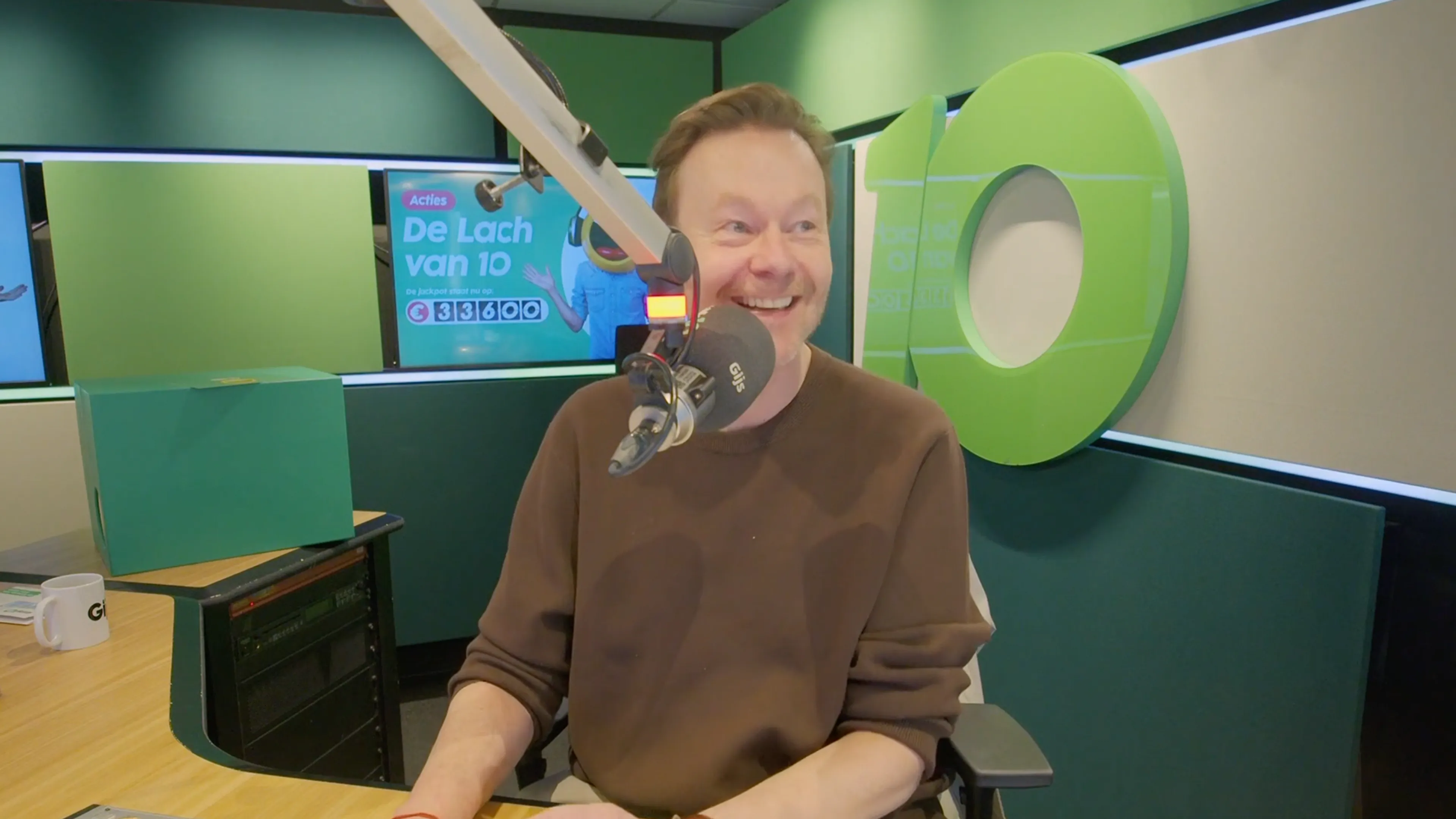 Brengt deze derde hint je dichter bij De Lach van 10?