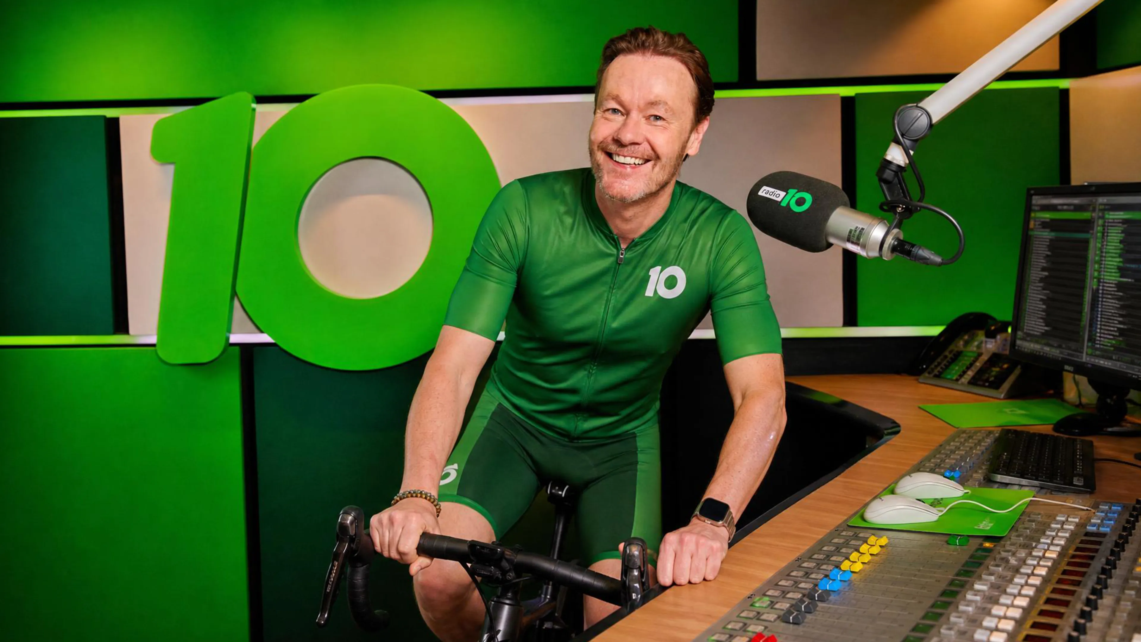 Gijs Staverman fietst live voor Alpe d'HuZes: doneer en laat hem langer fietsen!