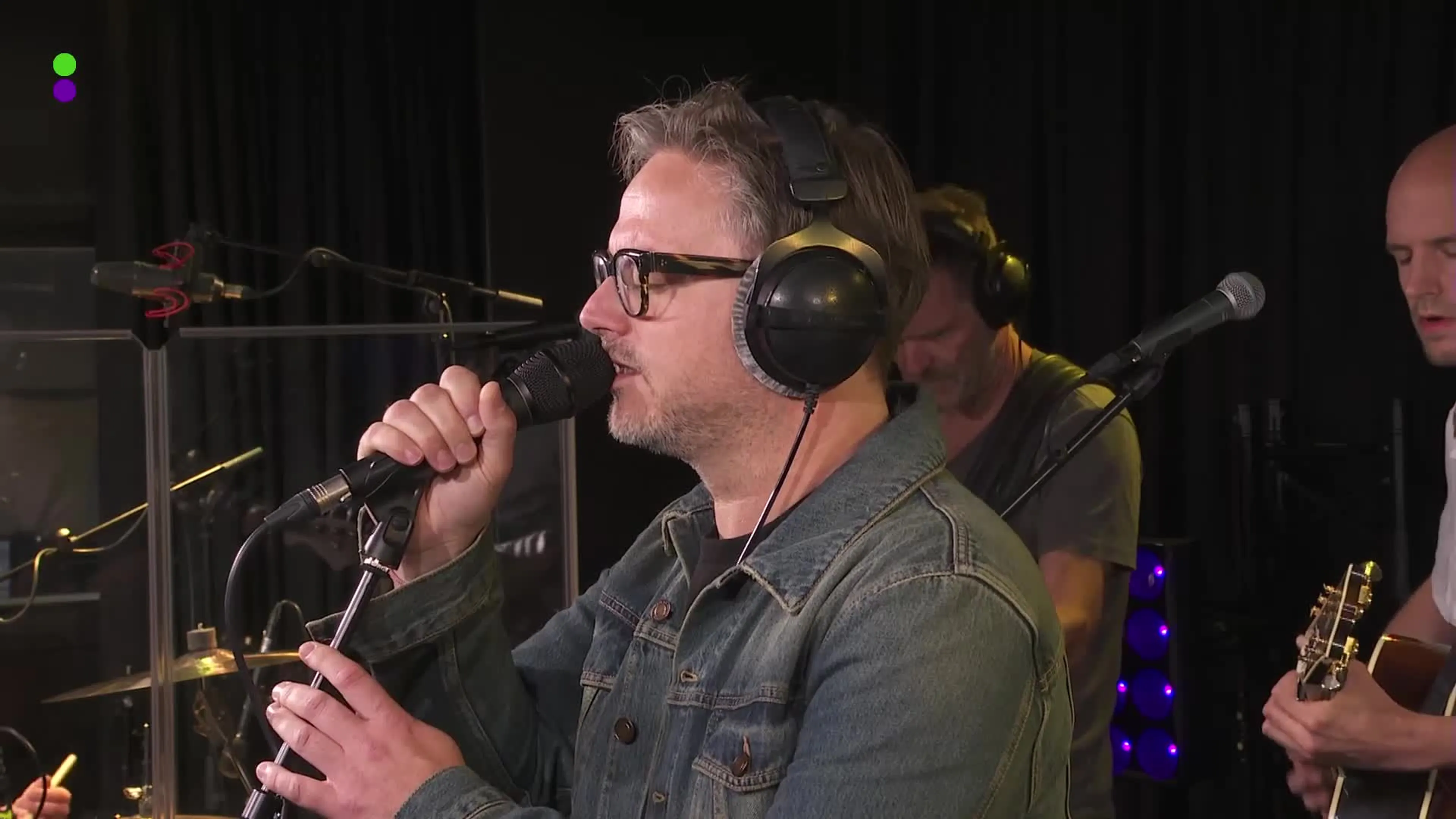 Guus Meeuwis met live-versie van Echte Mannen