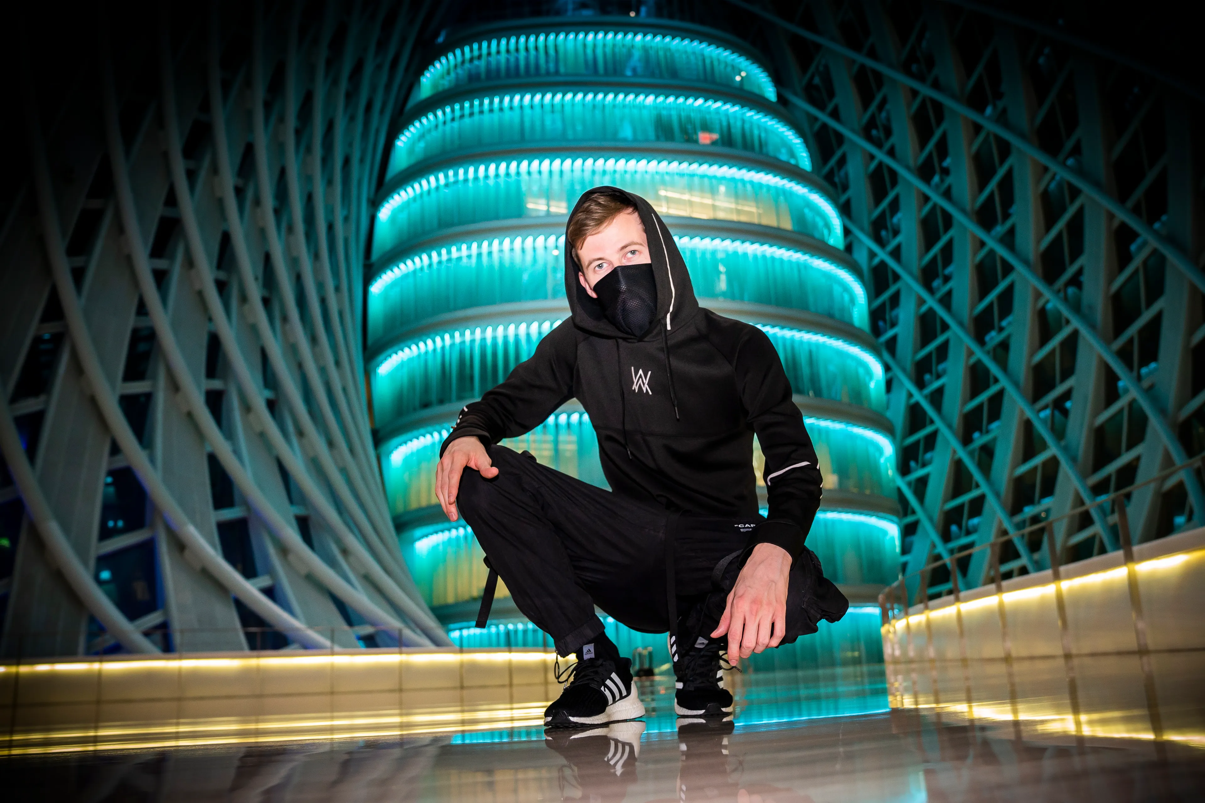 Alan Walker en Ava Max scoren de Dance Smash