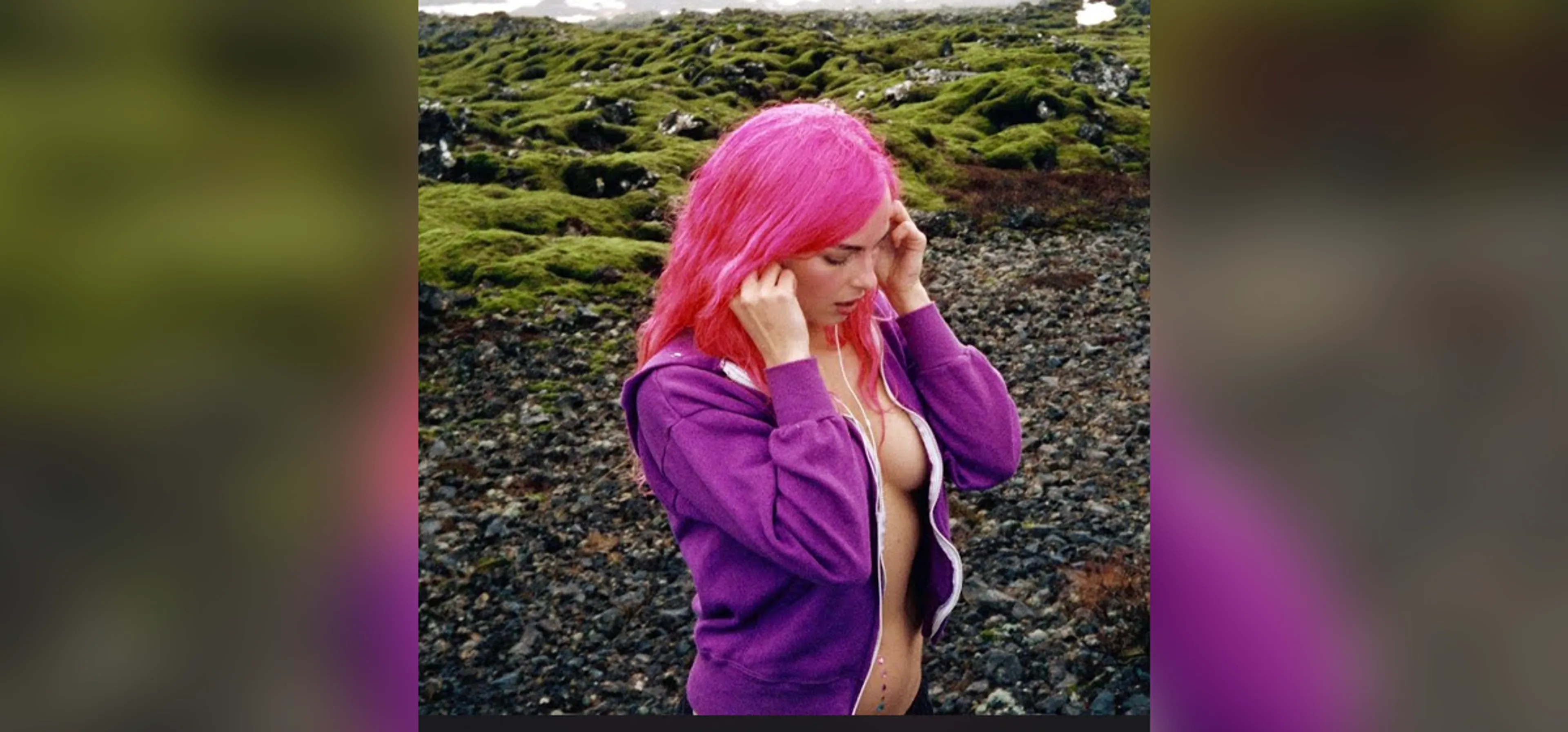 GEKRAAKT: Addison Rae - Headphones On