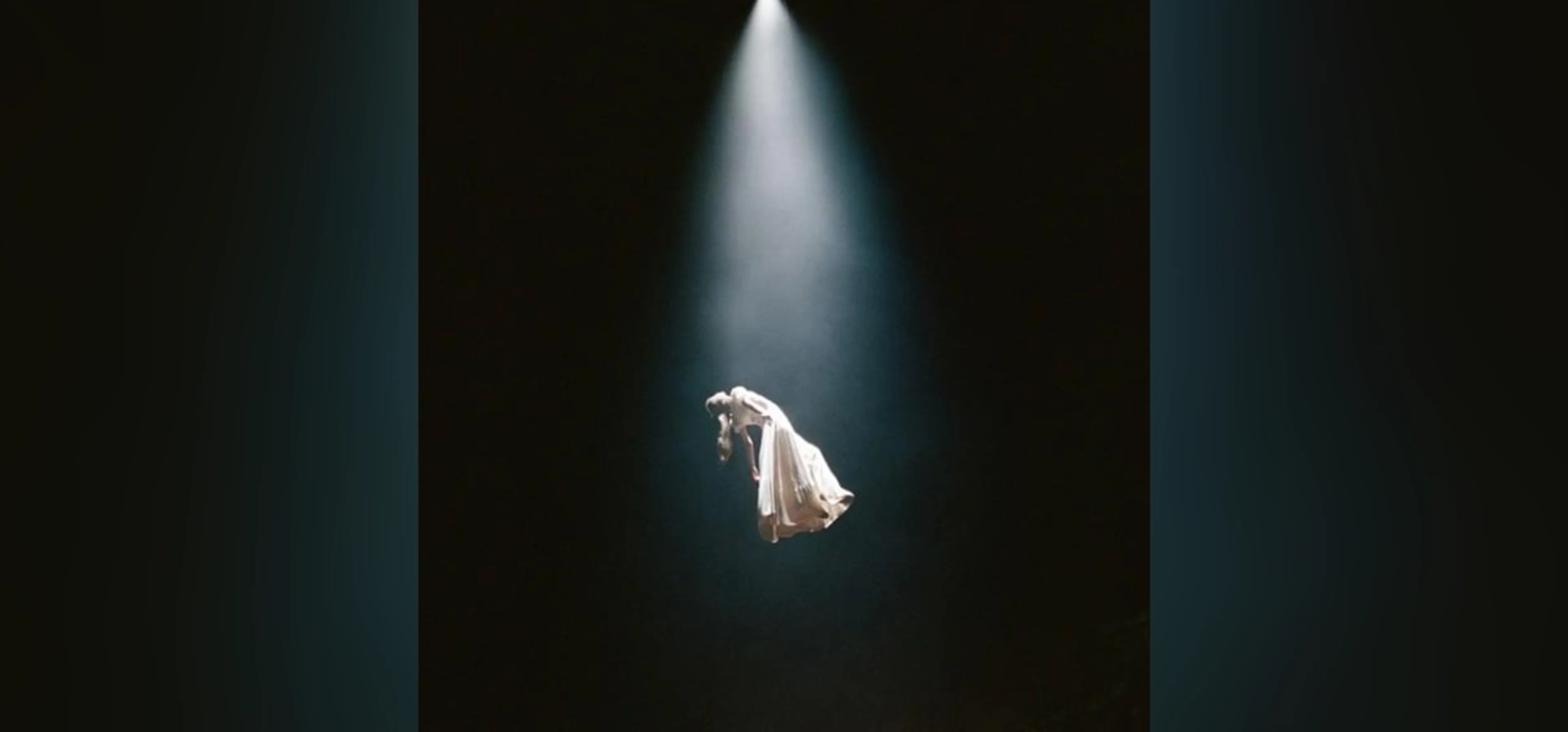 GEKRAAKT: Ariana Grande - Twilight Zone