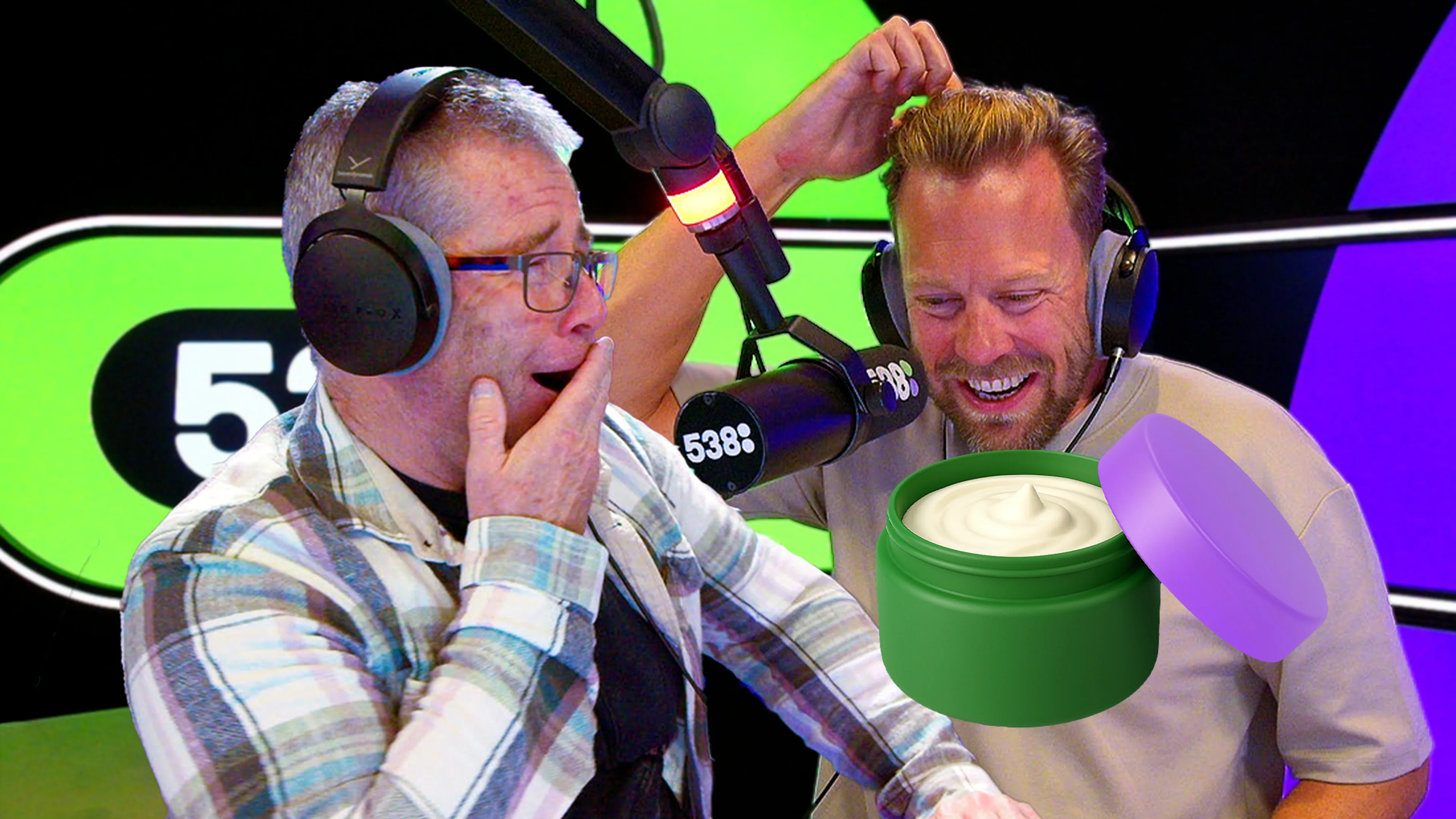 Deze mannen smeren van alles op hun gezicht