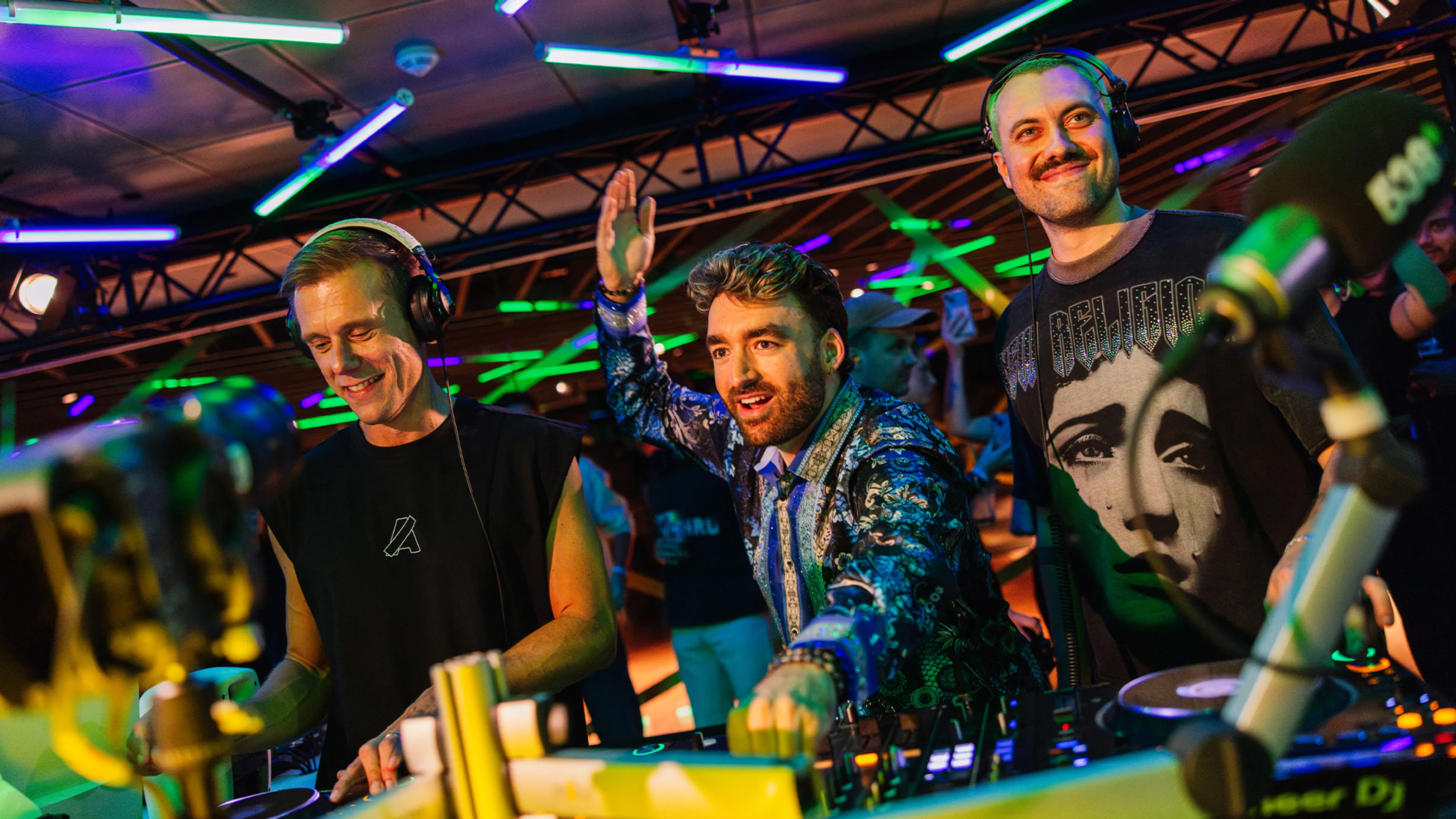 Armin van Buuren B3B met Marlon Hoffstadt & Oliver Heldens