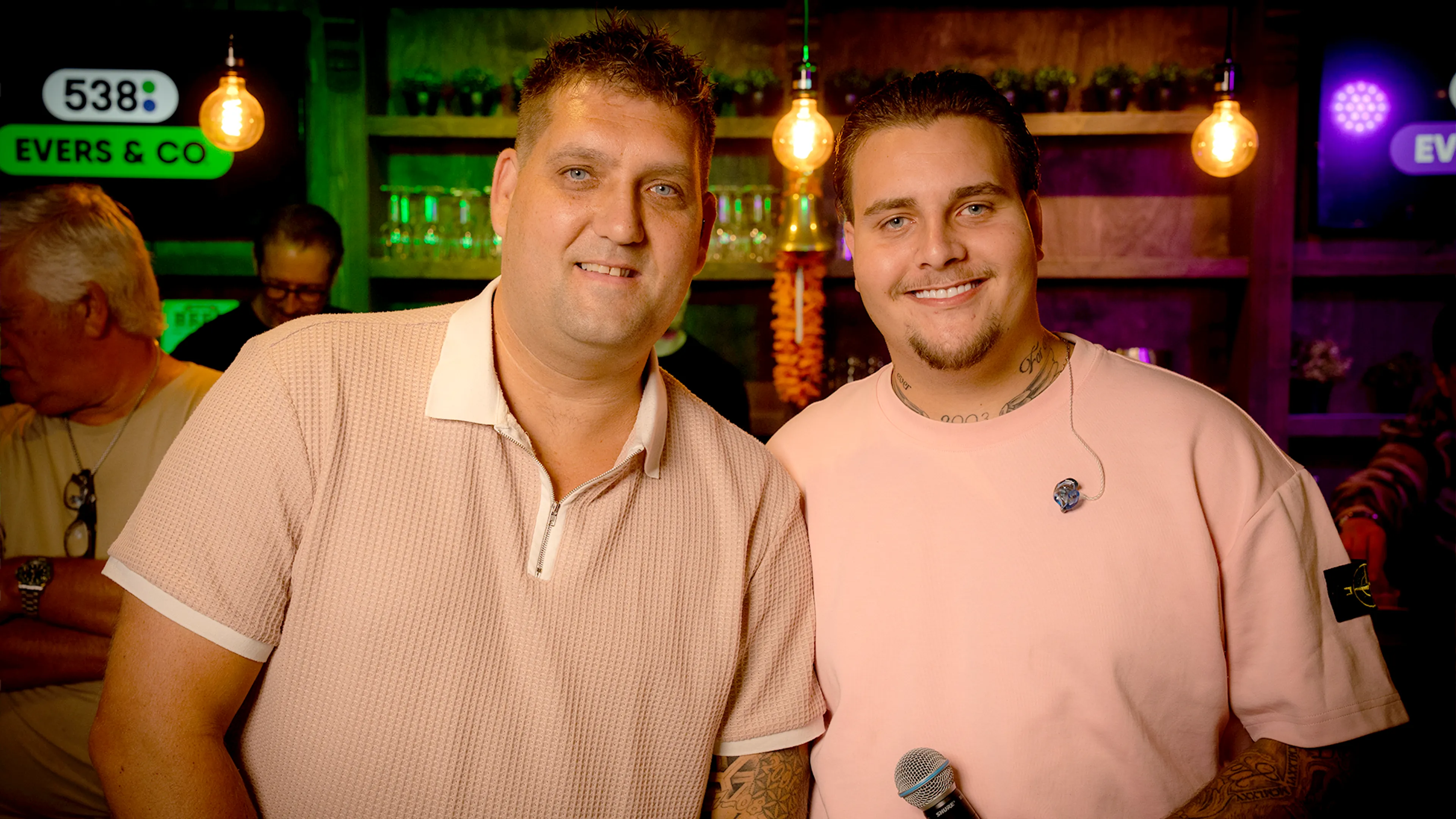 Andy Van der Leek & John Zoet - Moe Van De Malibu bij Evers & co.