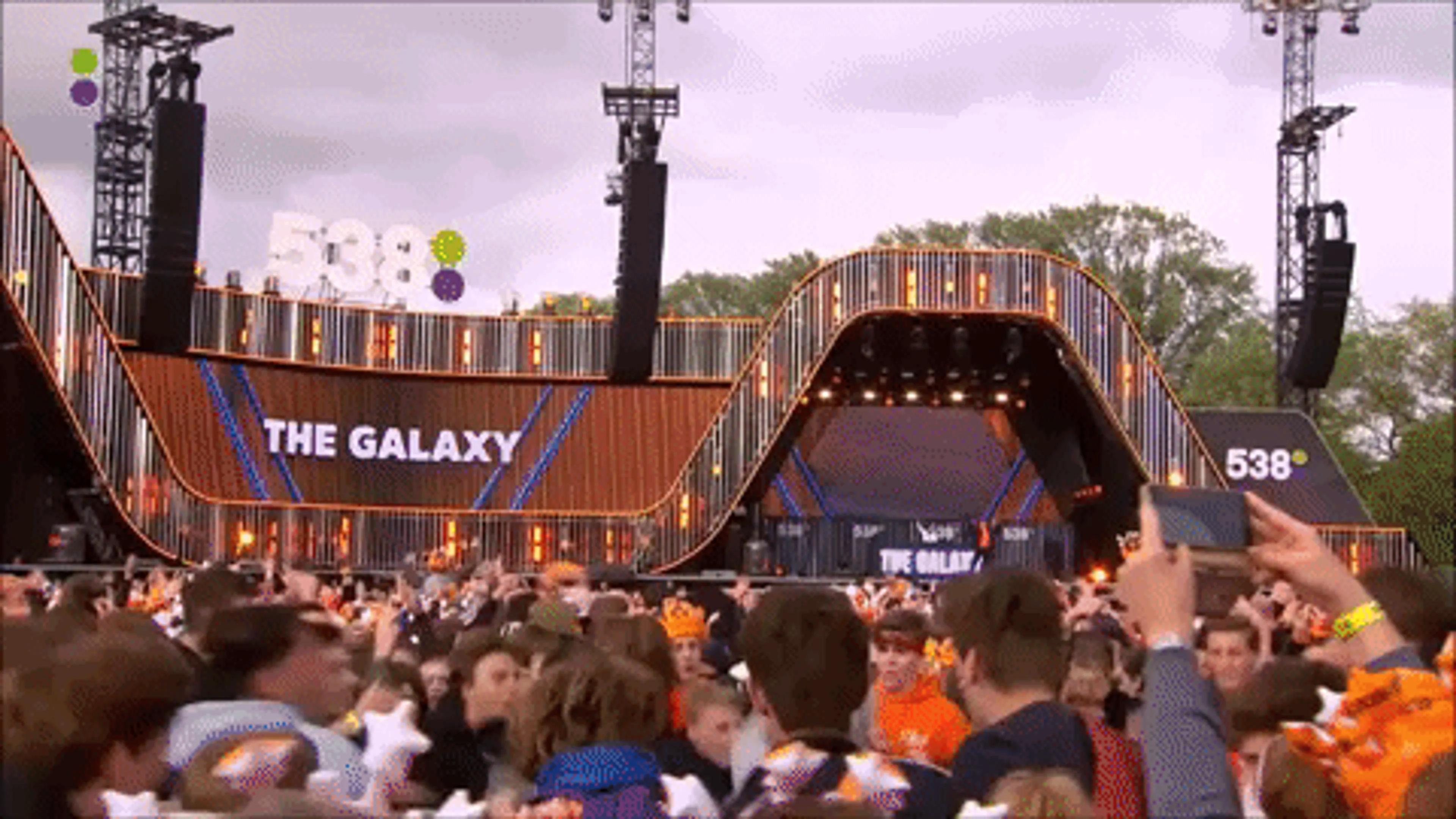 Moshpits en complete chaos bij The Galaxy