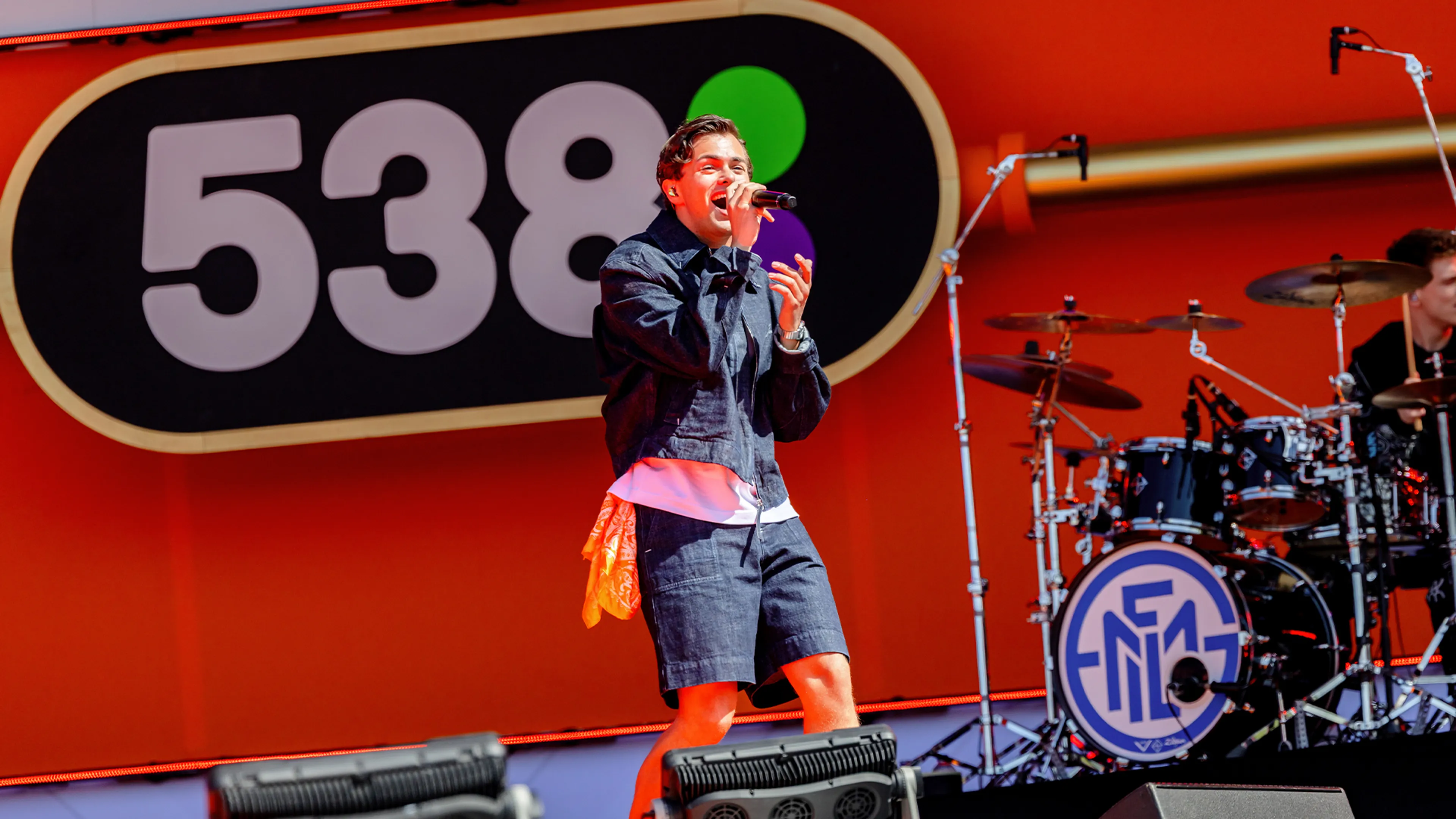 FLEMMING trapt 538 Koningsdag af op het Chasséveld 👑🔥
