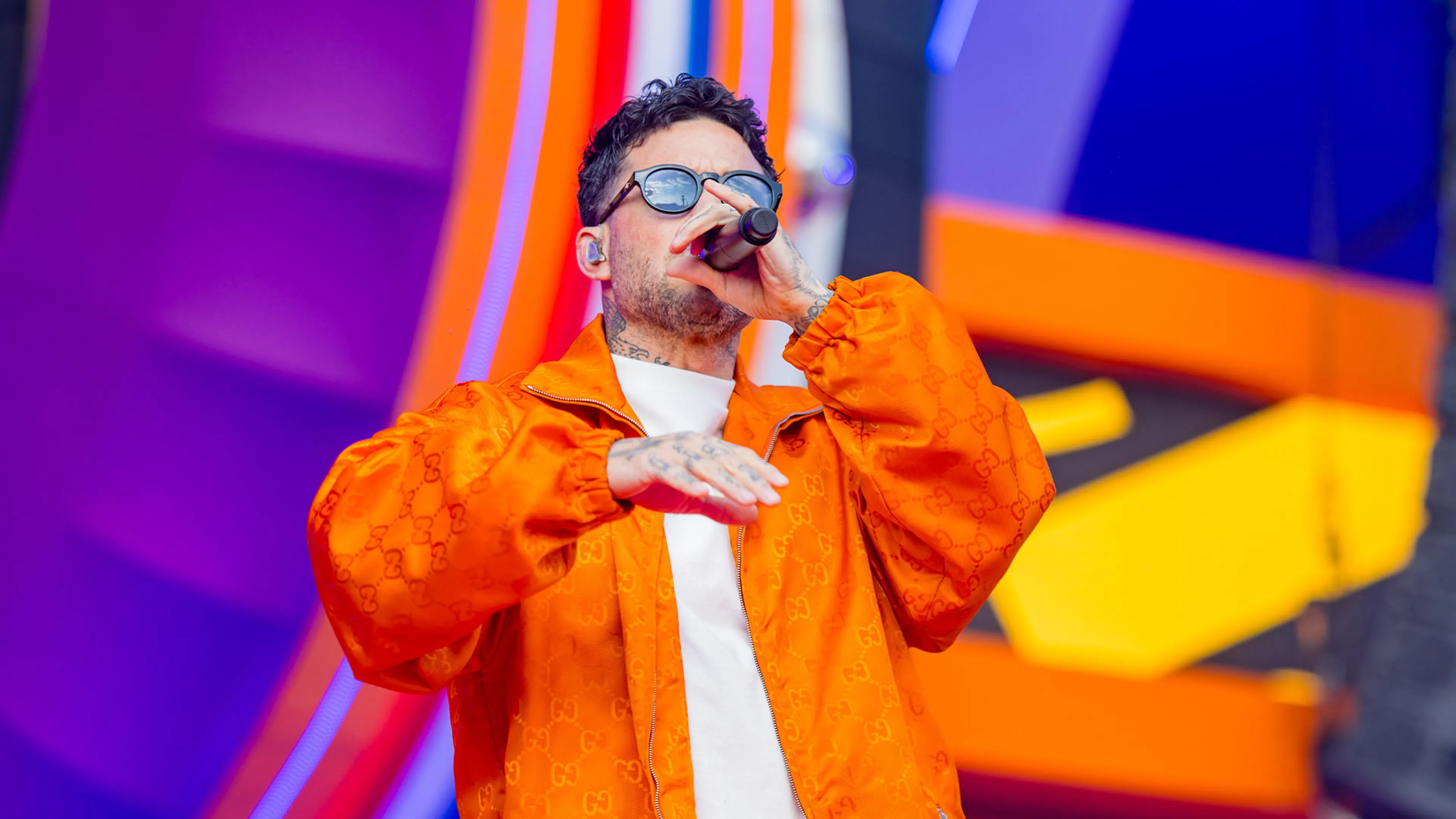 Kraantje Pappie maakt een feesttent van 538 Koningsdag!
