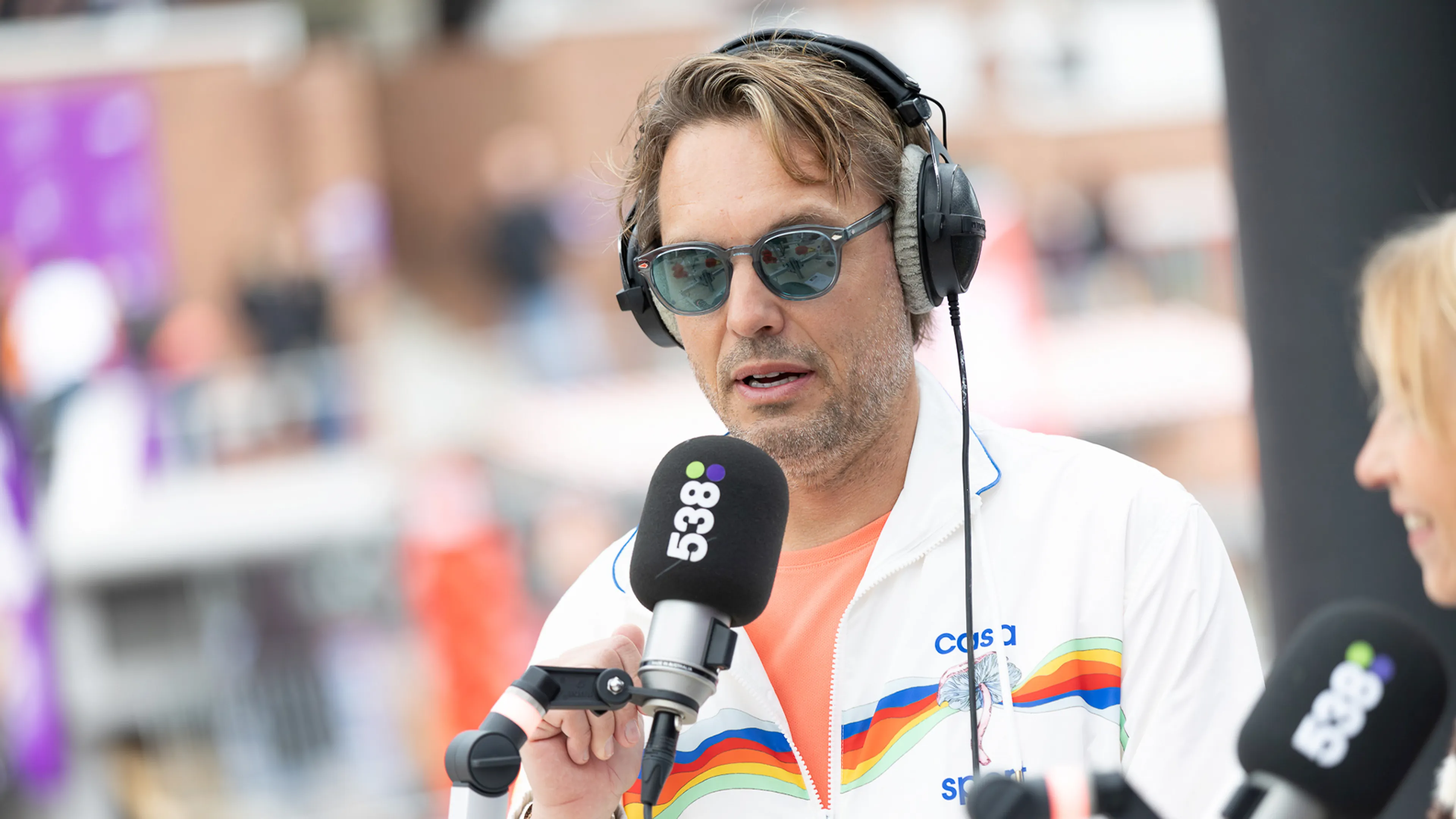 Bas Smit rent De 538 Ochtendrun voor Jade, die er zelf niet bij kan zijn