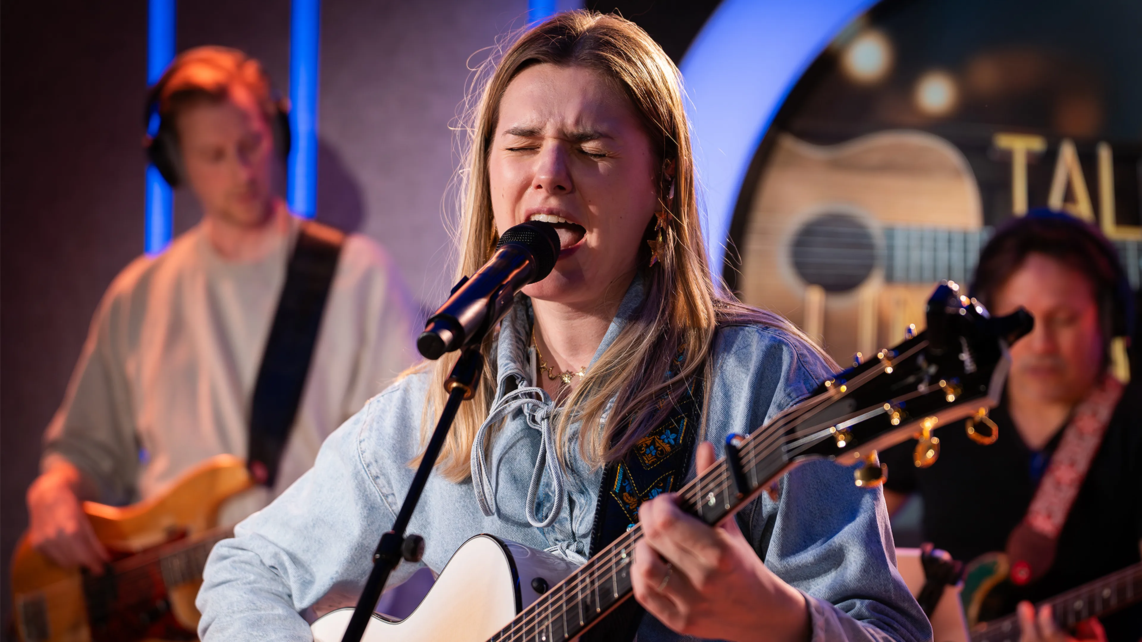 Ellece - Million Years Ago (Talent Unplugged)
