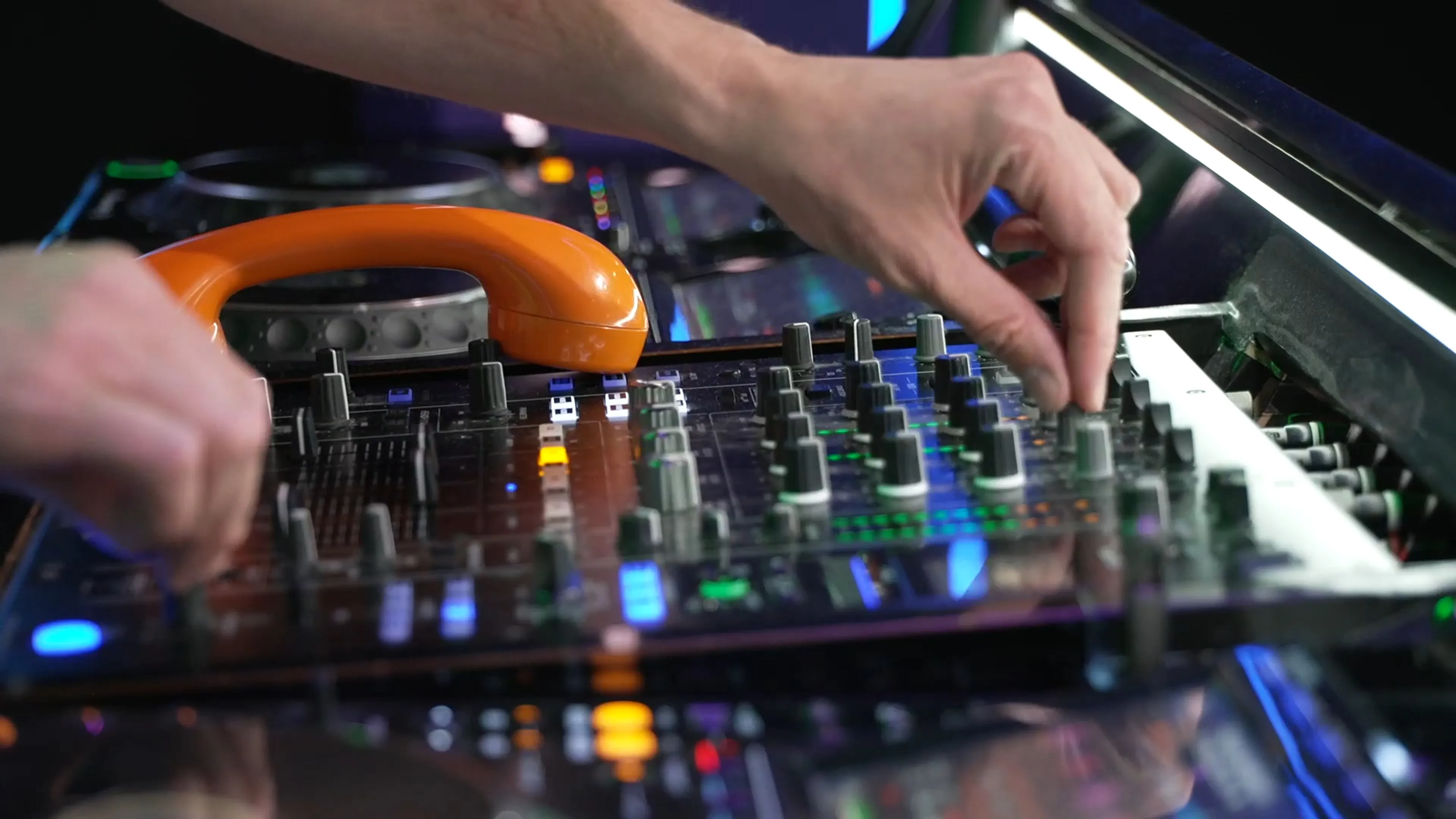 De Weekendmix van Chris Deluxe 01/05