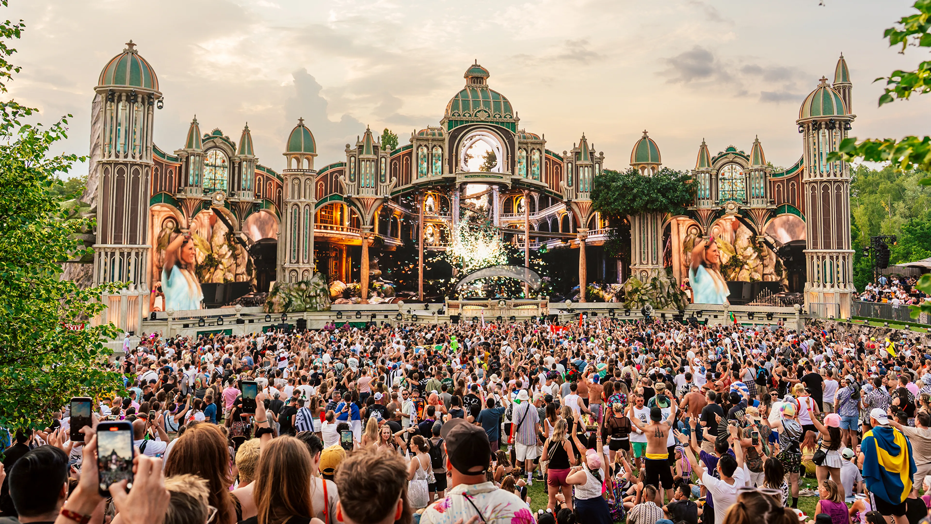 Nóg meer Tomorrowland? Luister naar One World Radio! 🔥