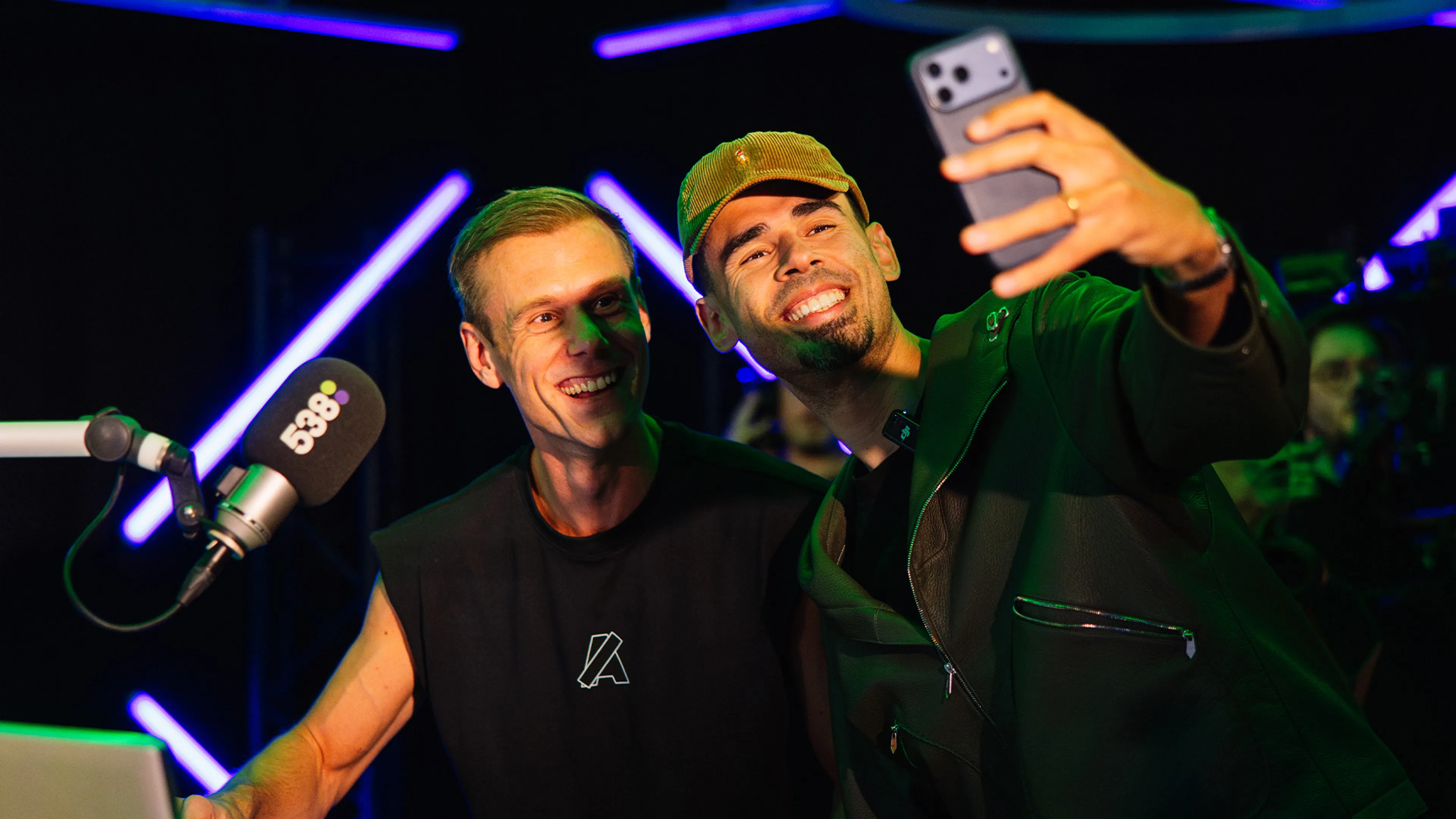 Afrojack werkt aan nieuwe track met populaire YouTuber