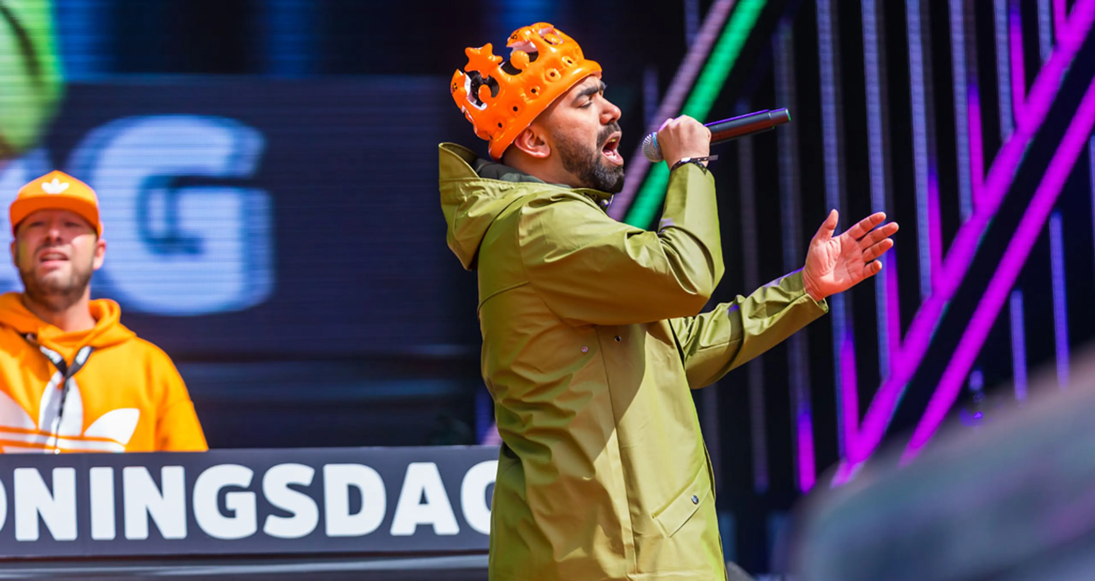 Sjaak en Kav Verhouzer bouwen een feestje op 538 Koningsdag