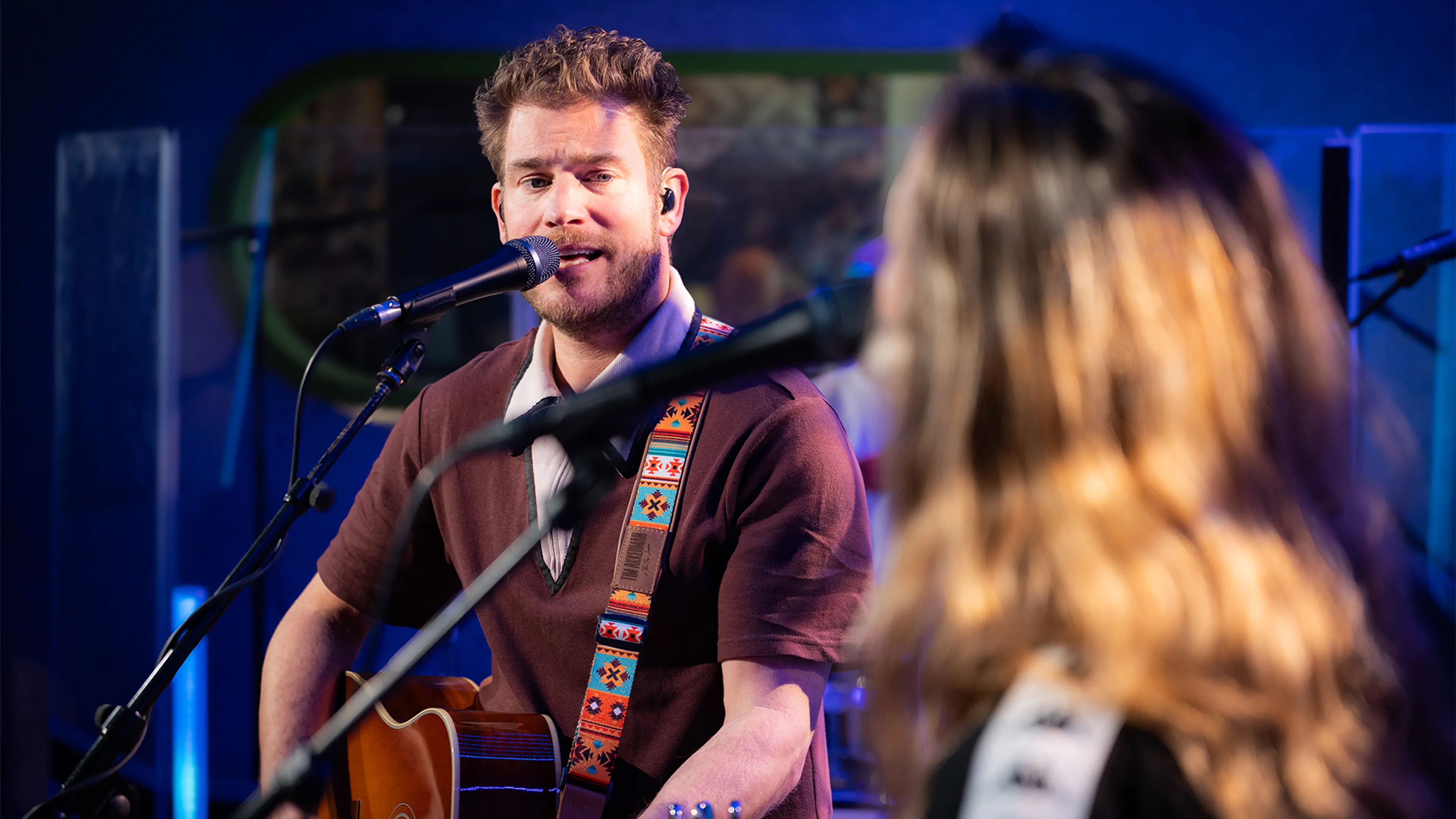 Tim Akkerman & Sofia Dragt doen Young and Careless live bij Edwin Evers