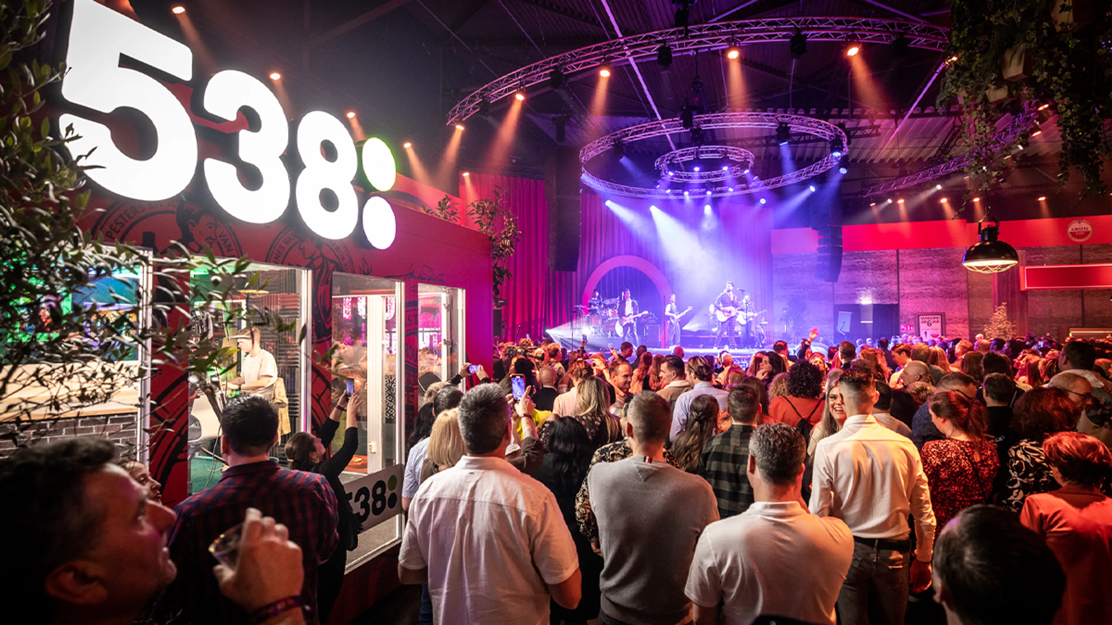 Radio 538 live vanaf De Vrienden van Amstel LIVE!