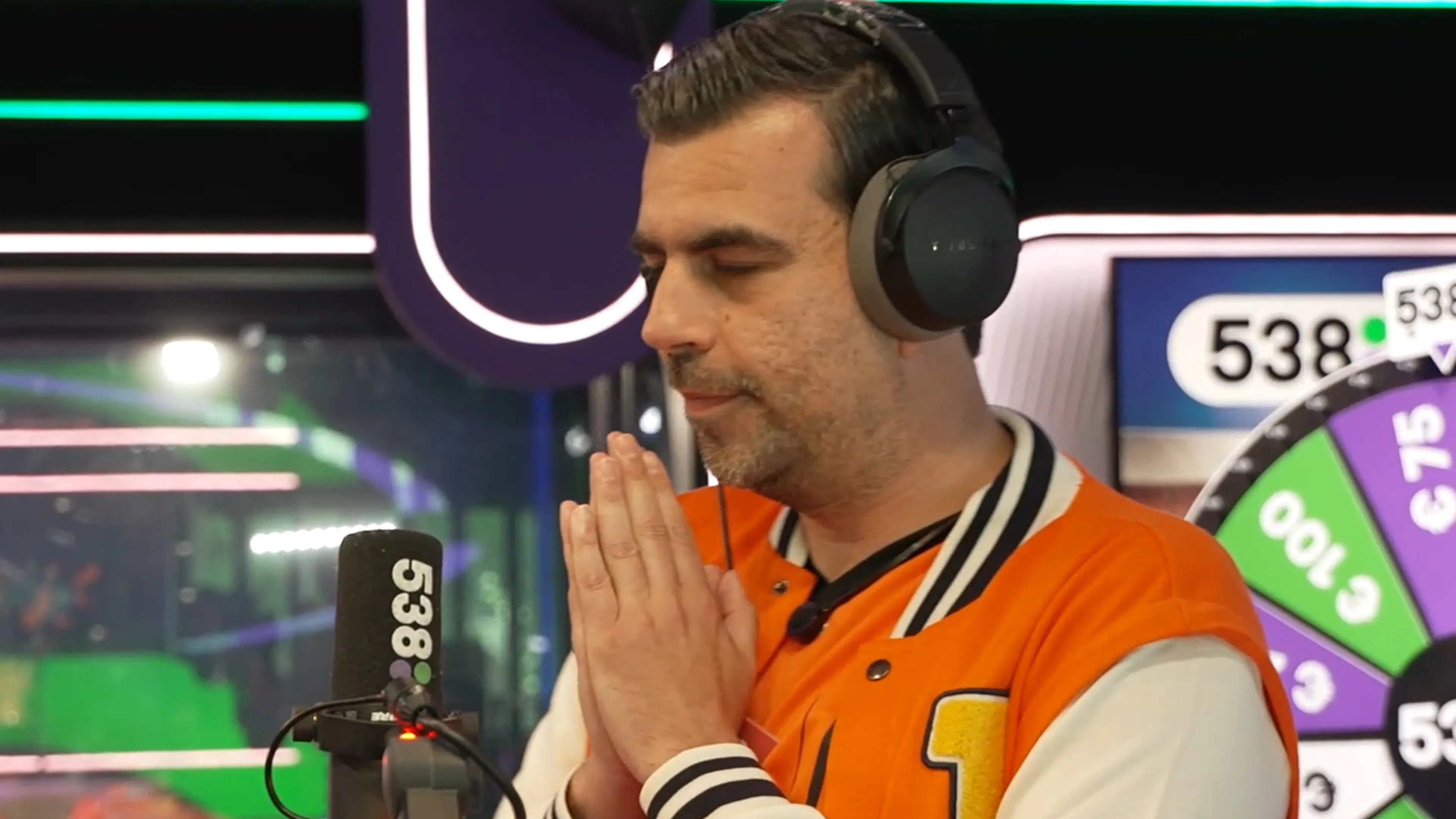 William verliest spannende eliminatiequiz van luisteraar bij NK WK Voetbal Kijken ⚽️