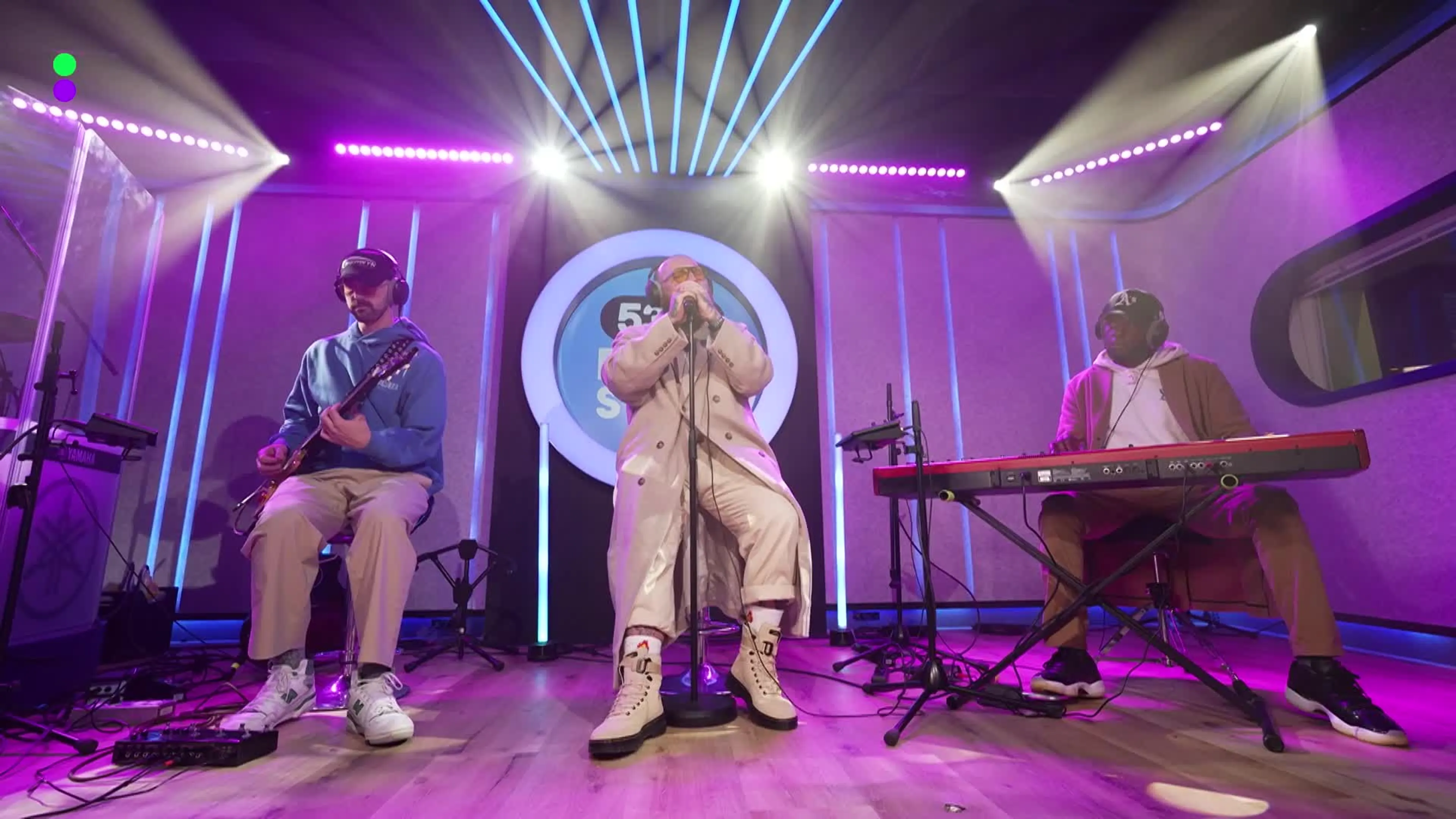 Teddy Swims maakt indruk met zijn nieuwe single The Door