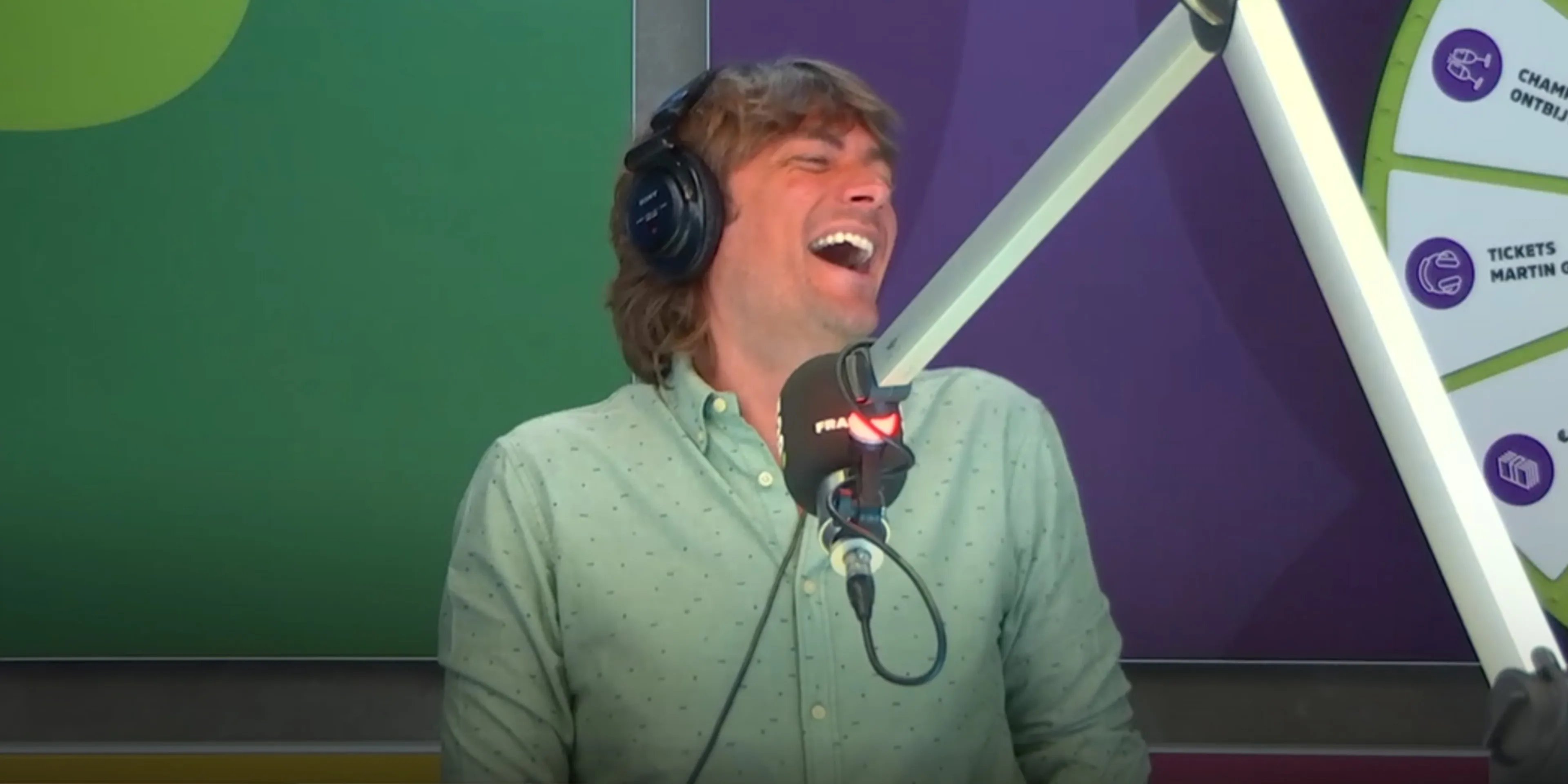 'Het lag overal!' Frank vertelt hilarisch plasverhaal