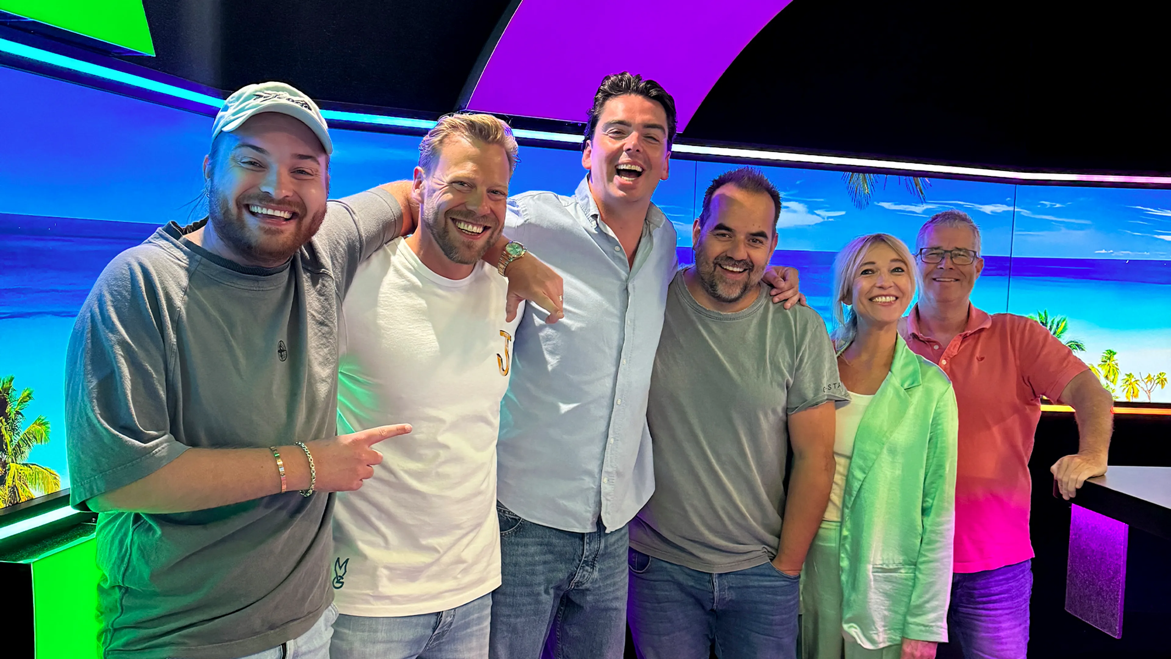 Donnie en Yves Berendse primeuren nieuwe track 'Nachtenlang' 🎤🕺