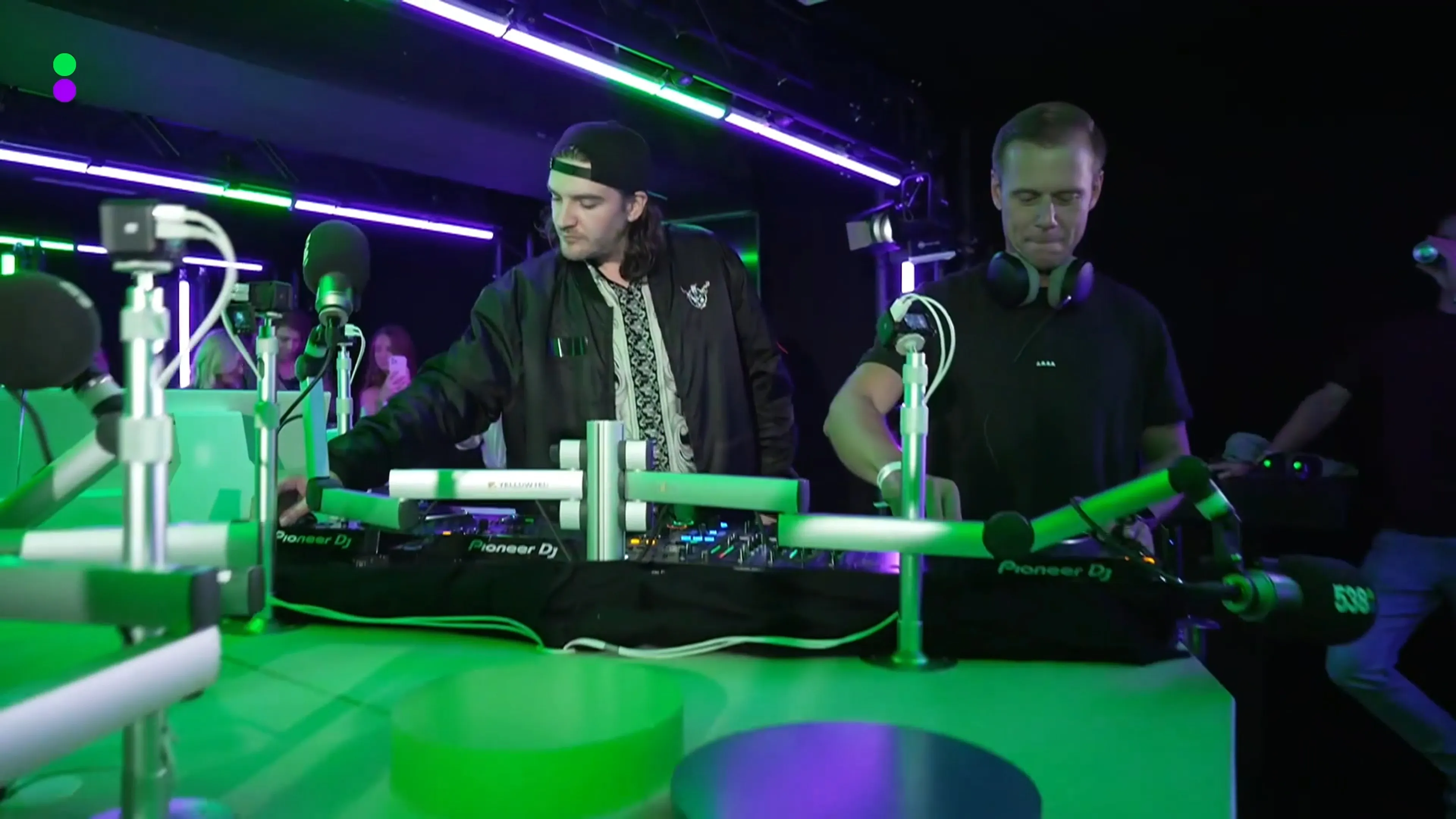 Reinier Zonneveld en Armin van Buuren b2b in Dance Department vanaf AMF