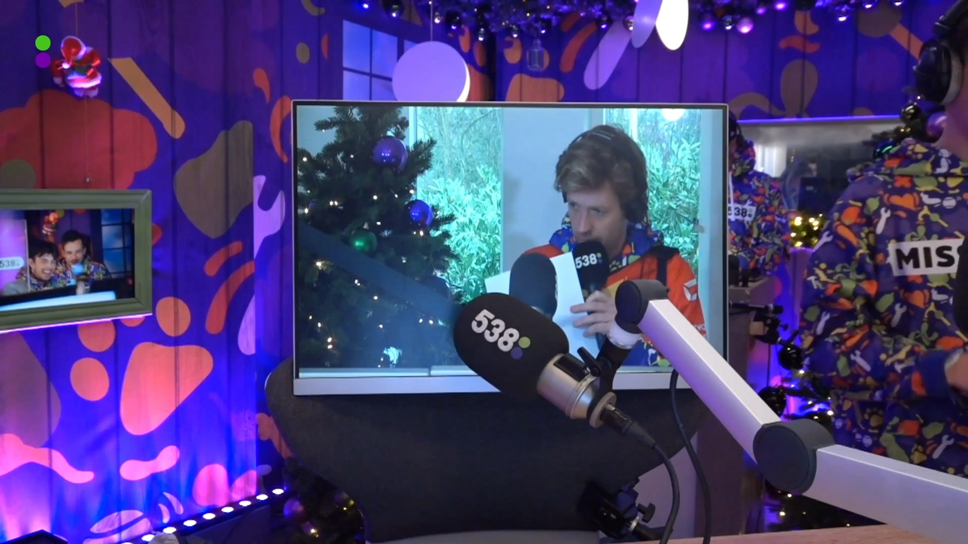 Wietze zingt het clublied van Go Ahead Eagles!