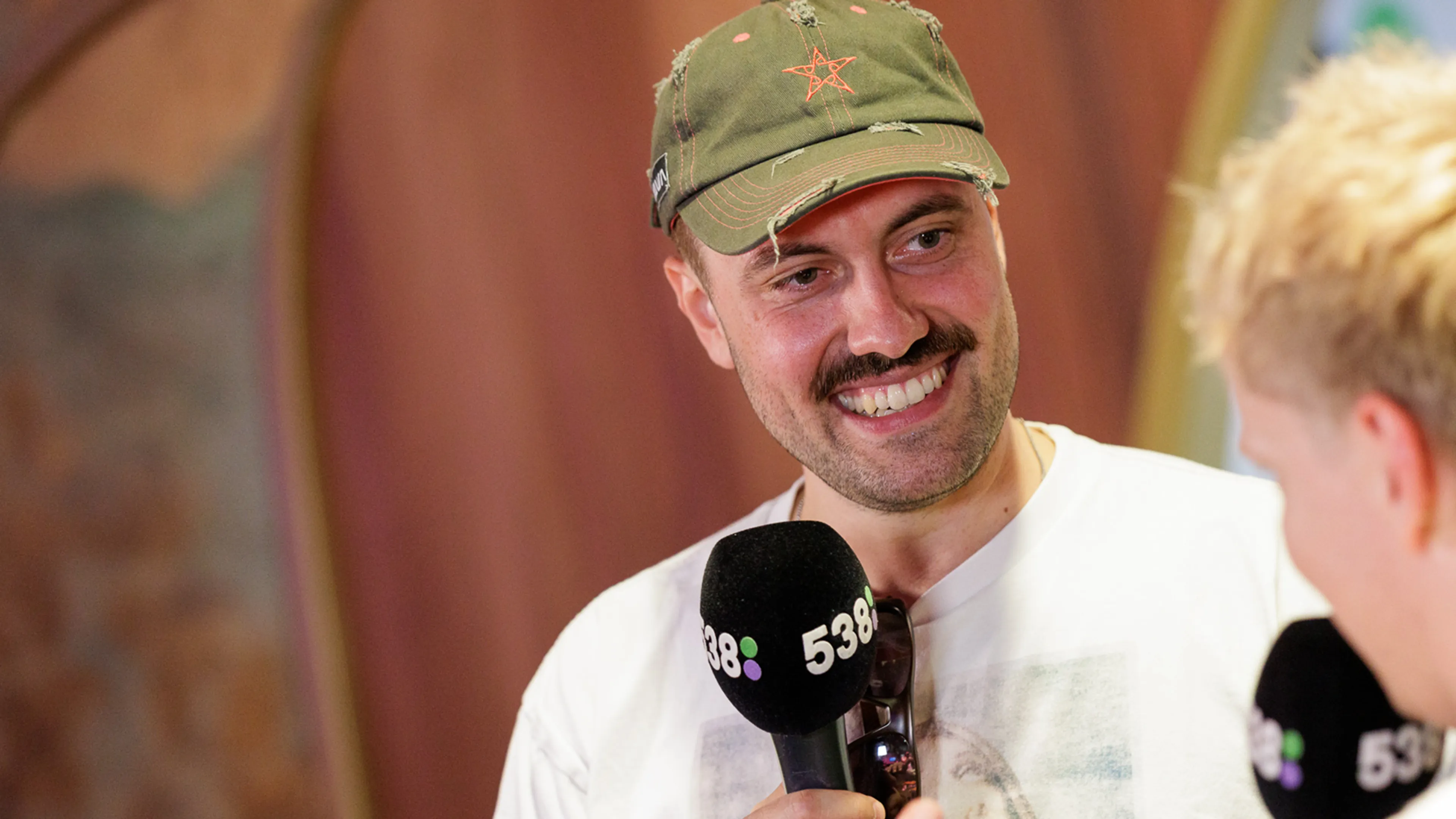 'Ik ben heel zenuwachtig.' Jordi spreekt Marlon Hoffstadt over MainStage-debuut