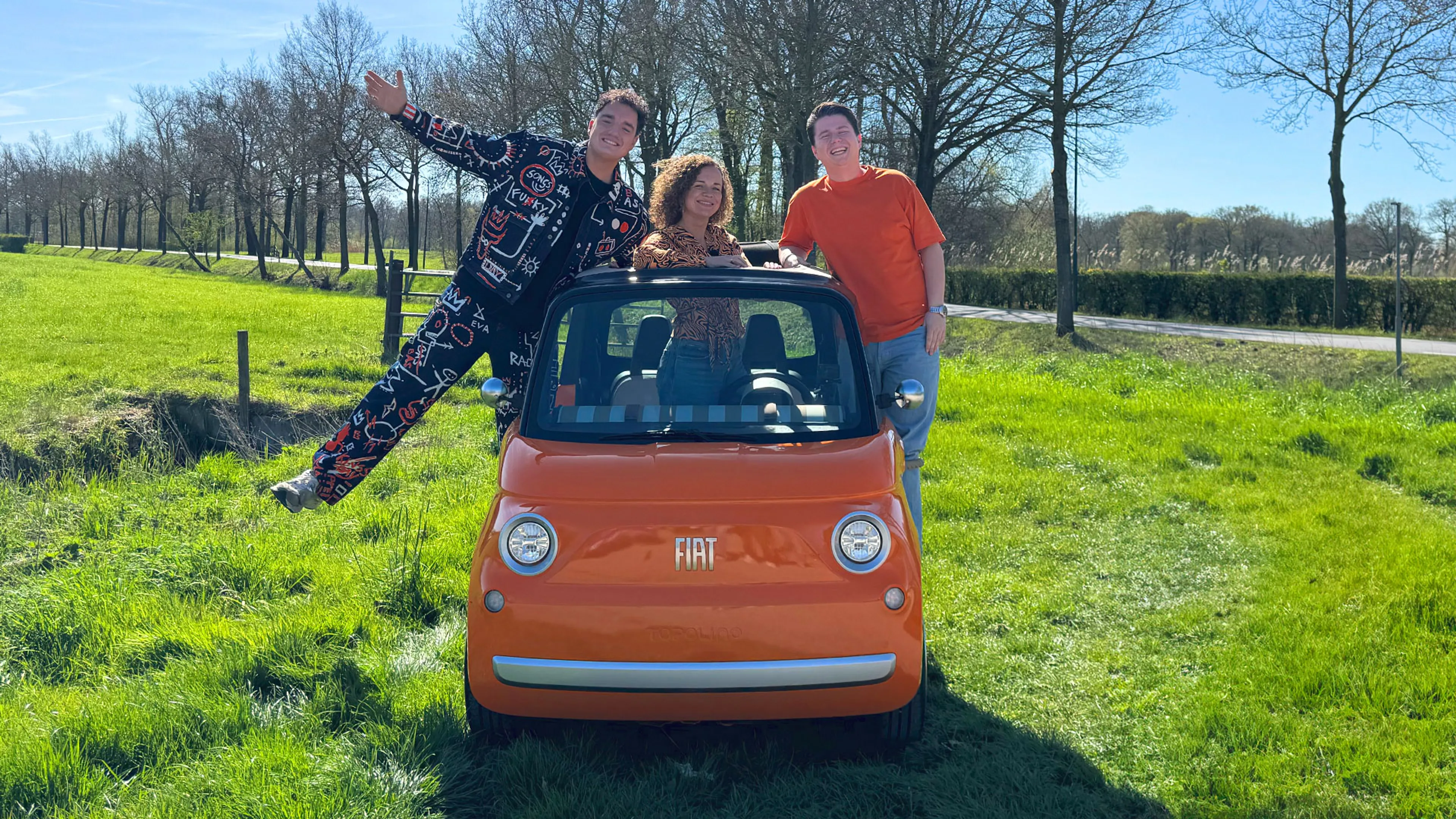Deel je leukste Koningsdag foto of video en win de oranje FIAT Topolino 🧡🚙