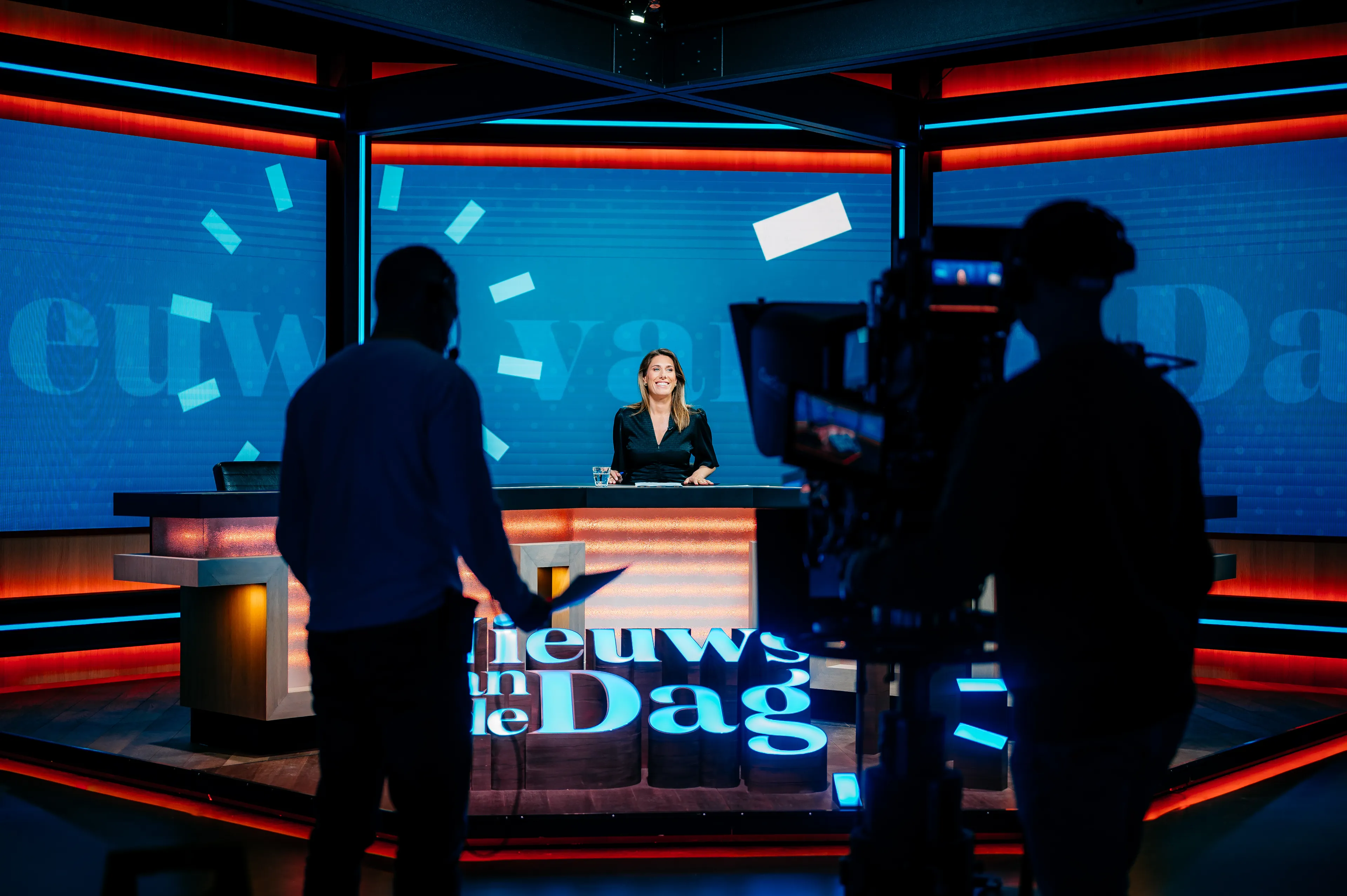 Nieuws van de Dag viert 100 afleveringen.