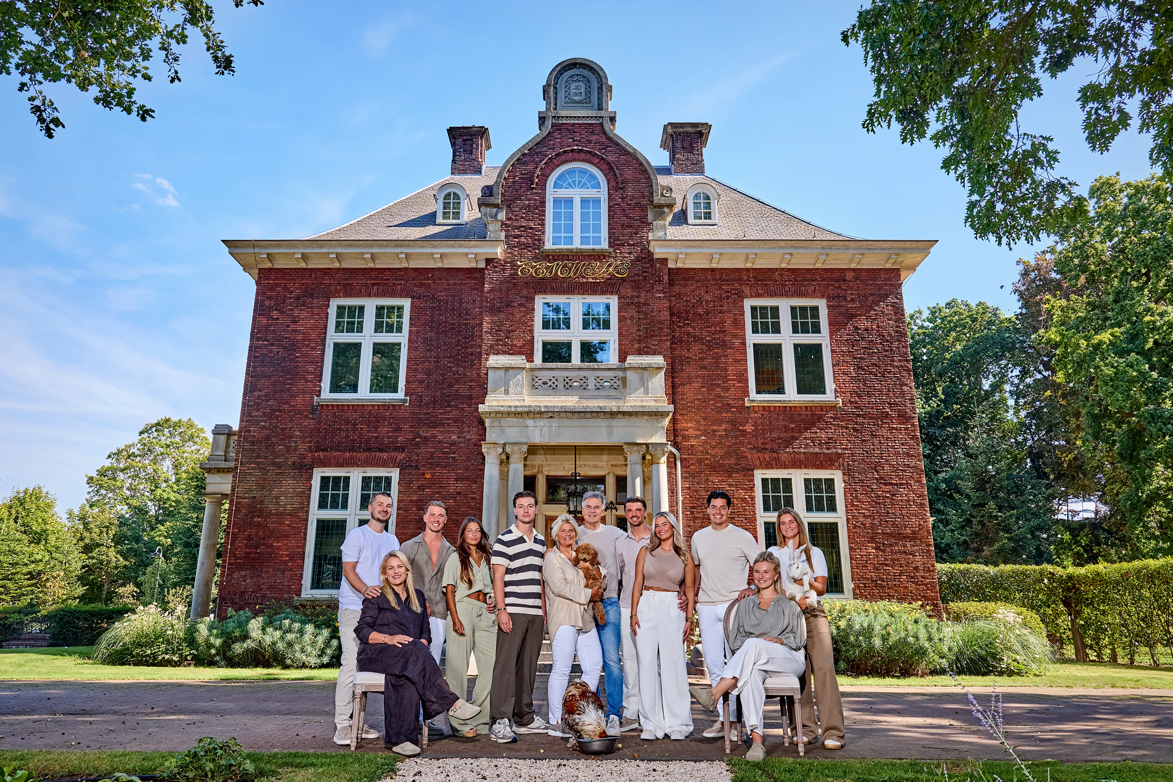 Nieuwe realityserie De Bogaartjes laat het bruisende leven zien van een Haagse horecadynastie.