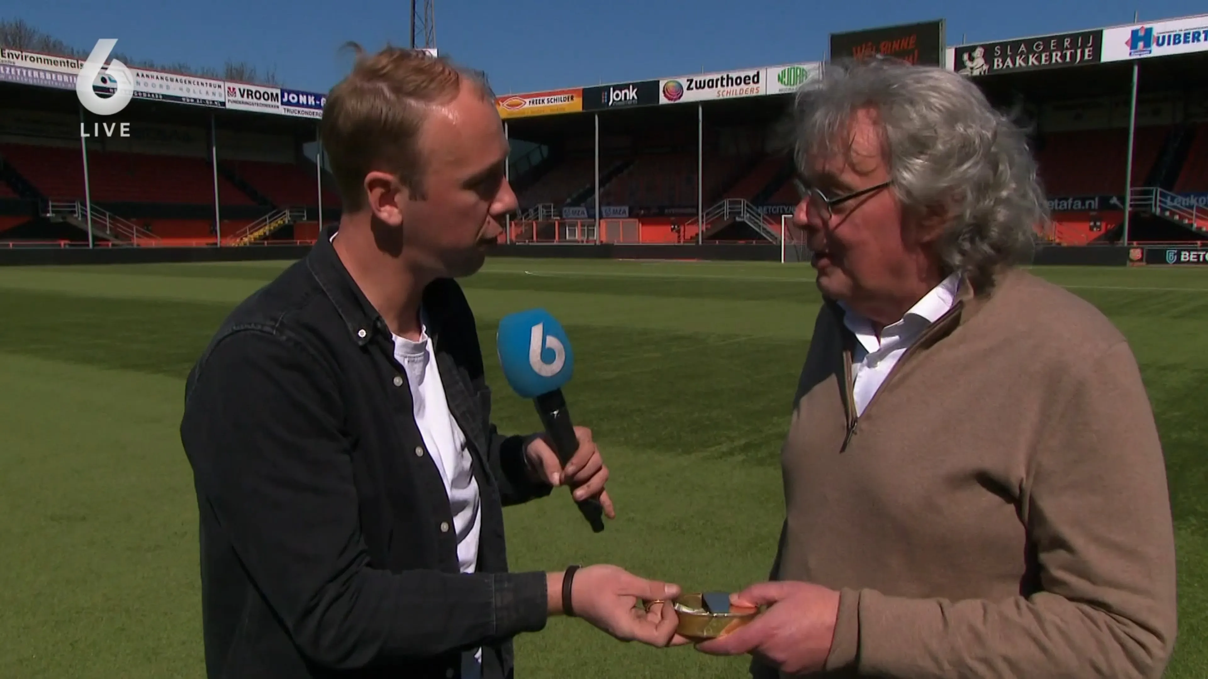Steun FC Volendam! Koop een meter gras