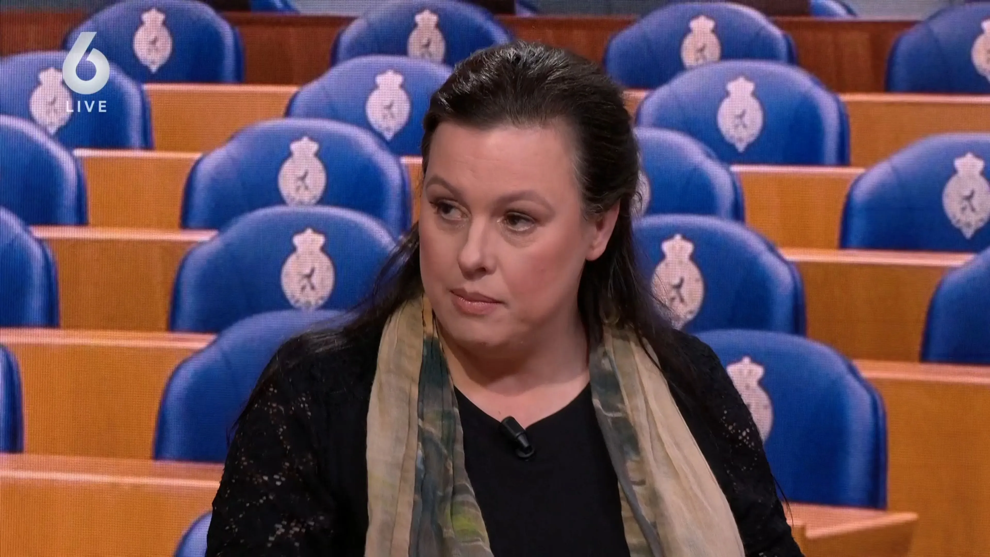 Ambtenaren keren zich openlijk tegen minister Faber: 'Vreemde vrouw'