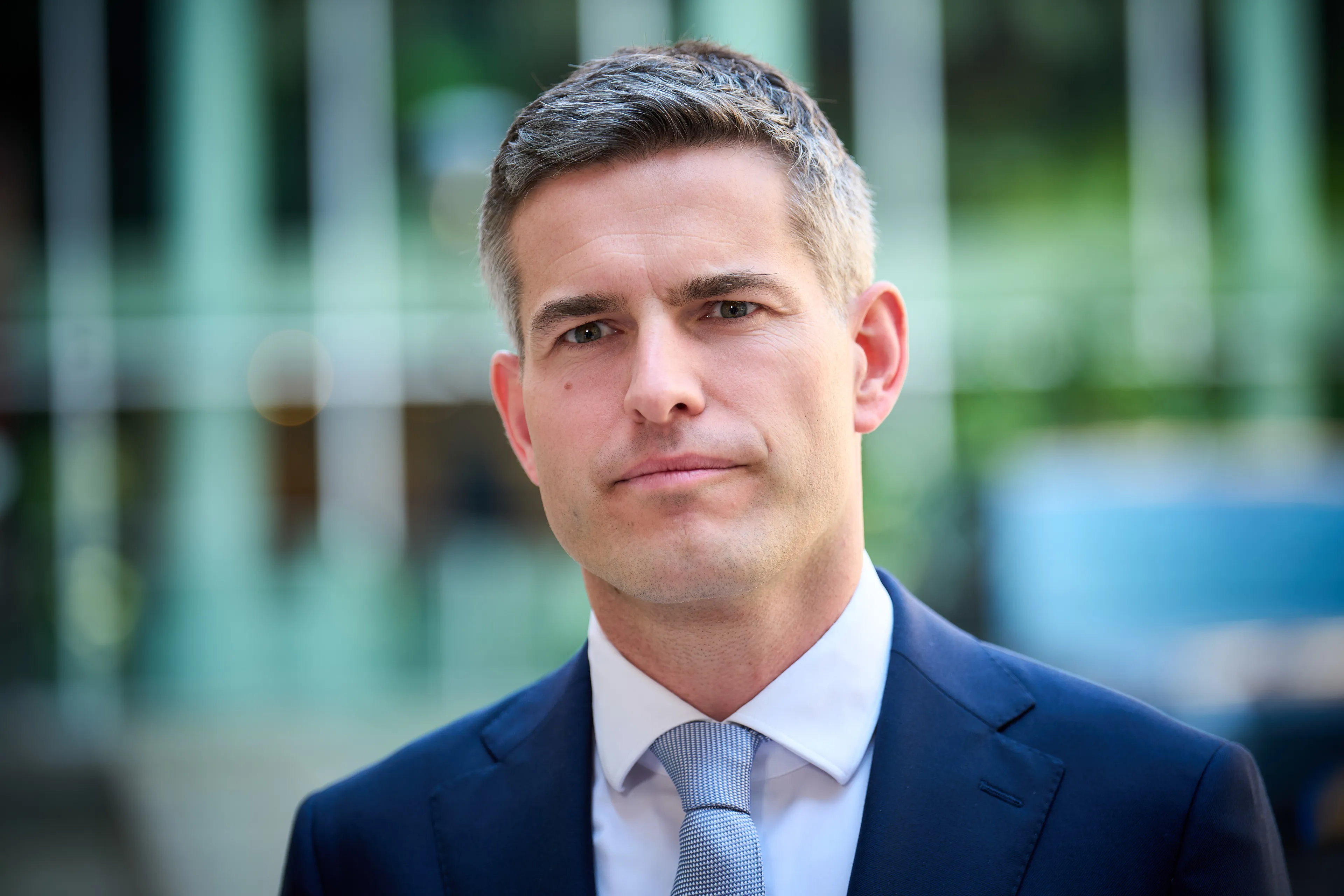 Minister van Buitenlandse Zaken roept mensen op: 'Reis niet via het Midden-Oosten'