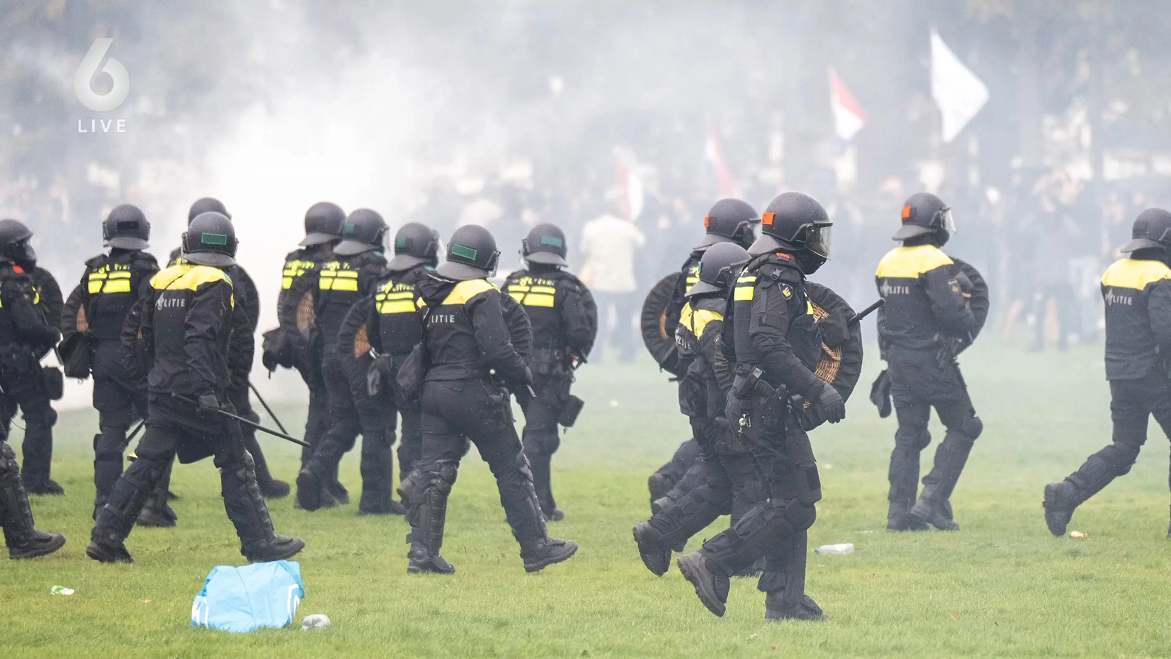 Gemeenten sturen brandbrief naar premier Schoof: ‘Asielbeleid loopt uit de klauwen’