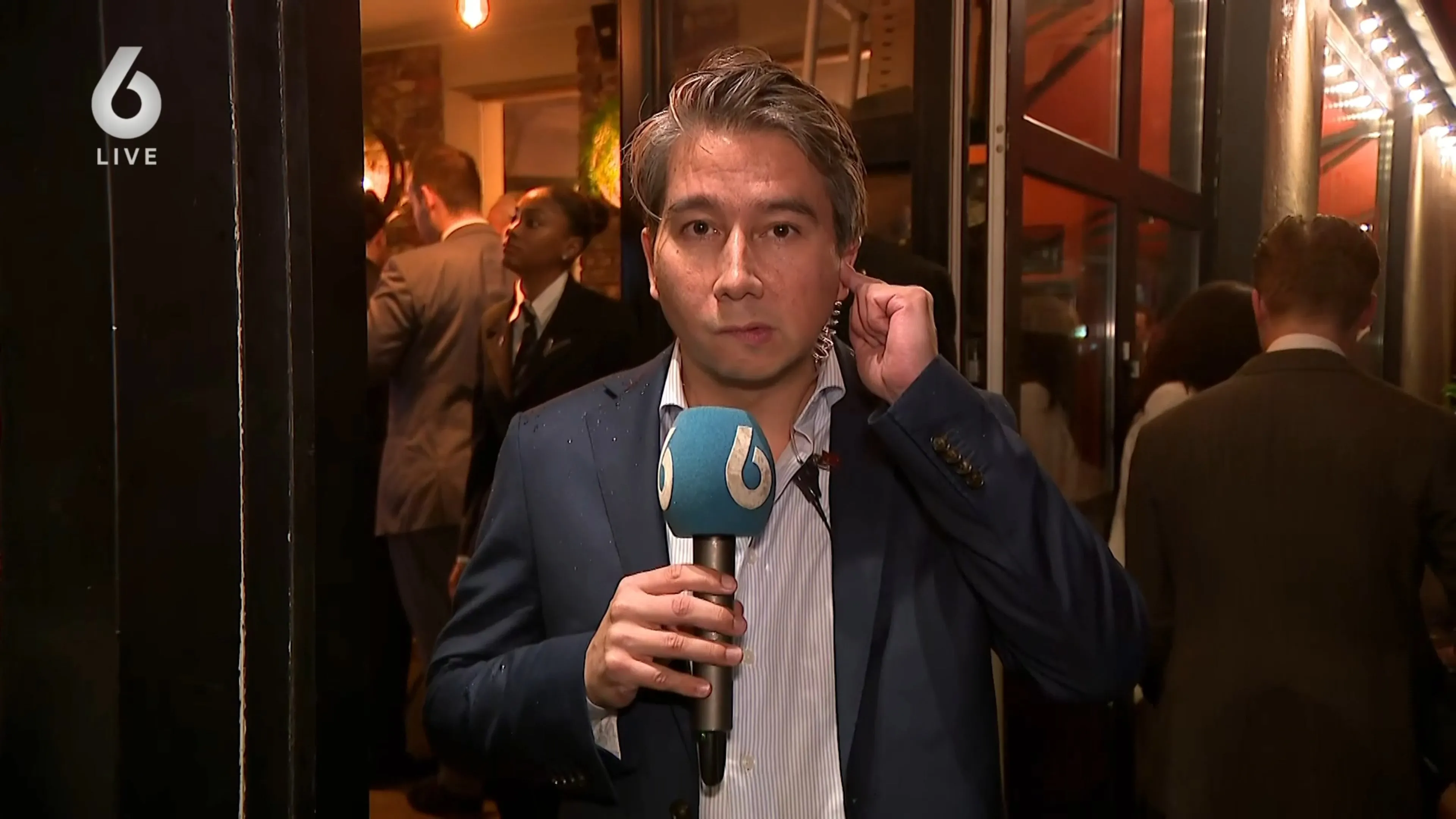 Verslaggever Jeroen buiten gezet bij partijbijeenkomst FvD