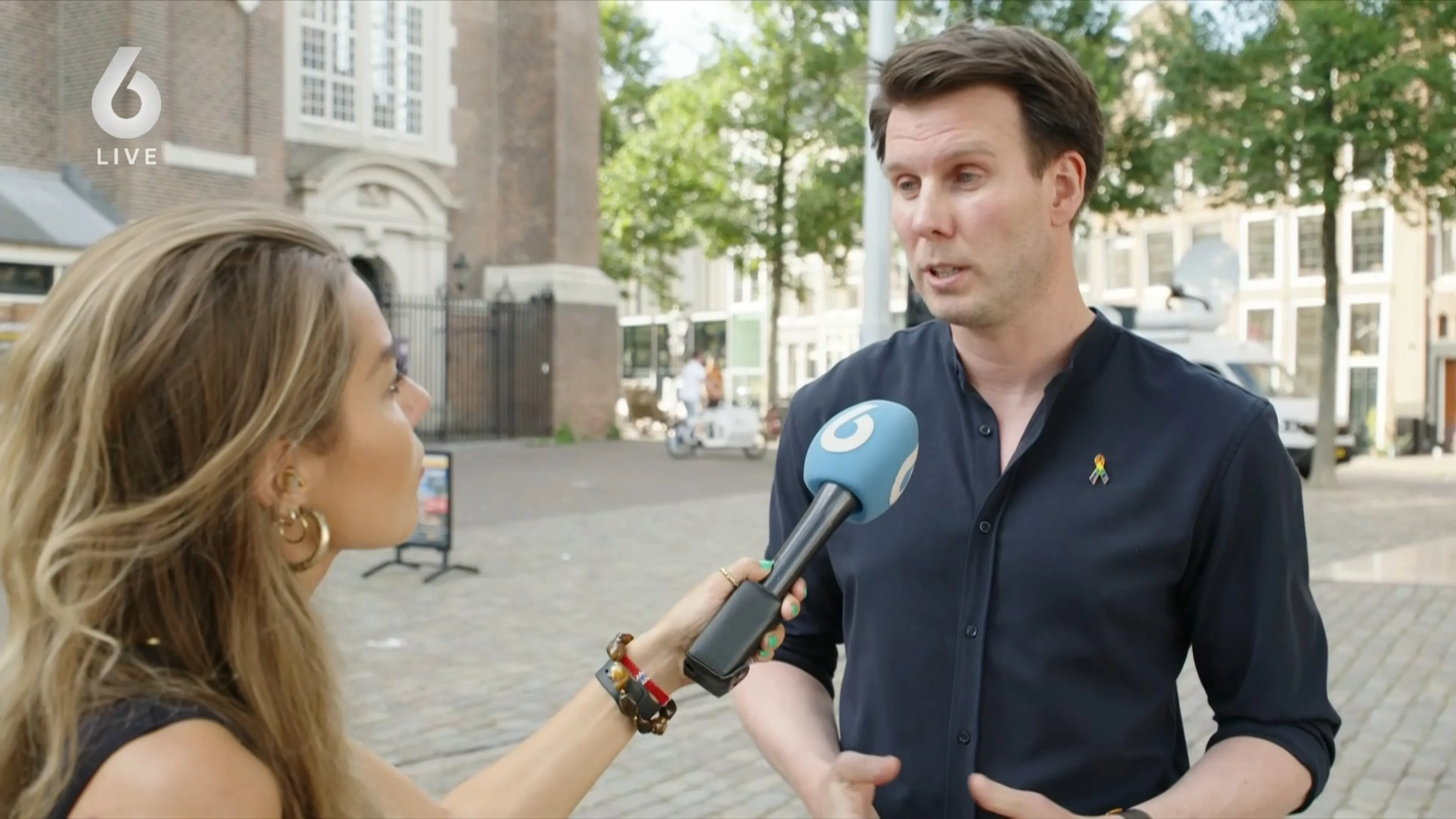 Moet er bij Pride voortaan een moment van herdenken zijn, naast het feest?