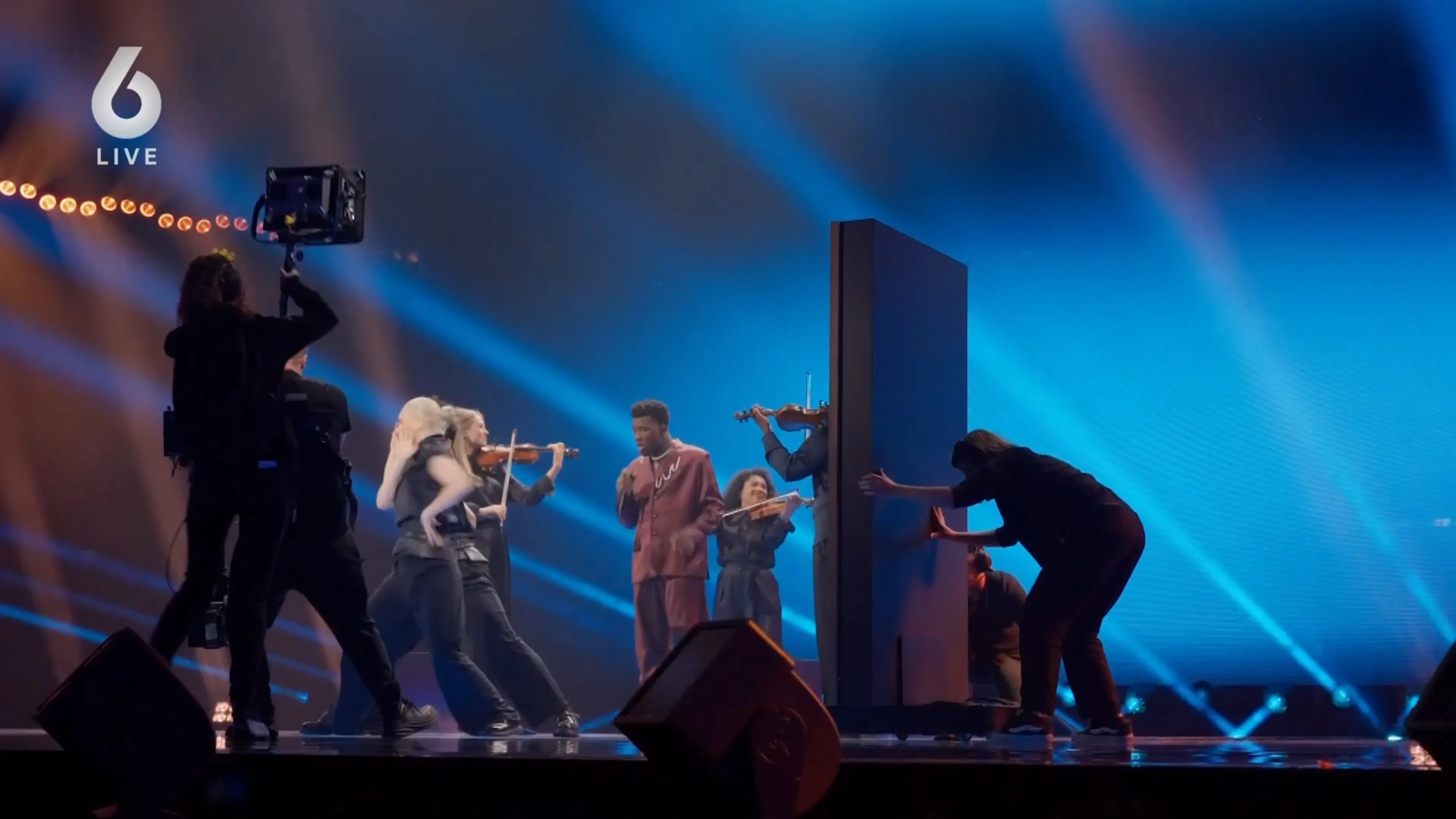 Beelden Claude opnieuw uitgelekt: 'Kan het ooit een keer normaal bij het Songfestival?'