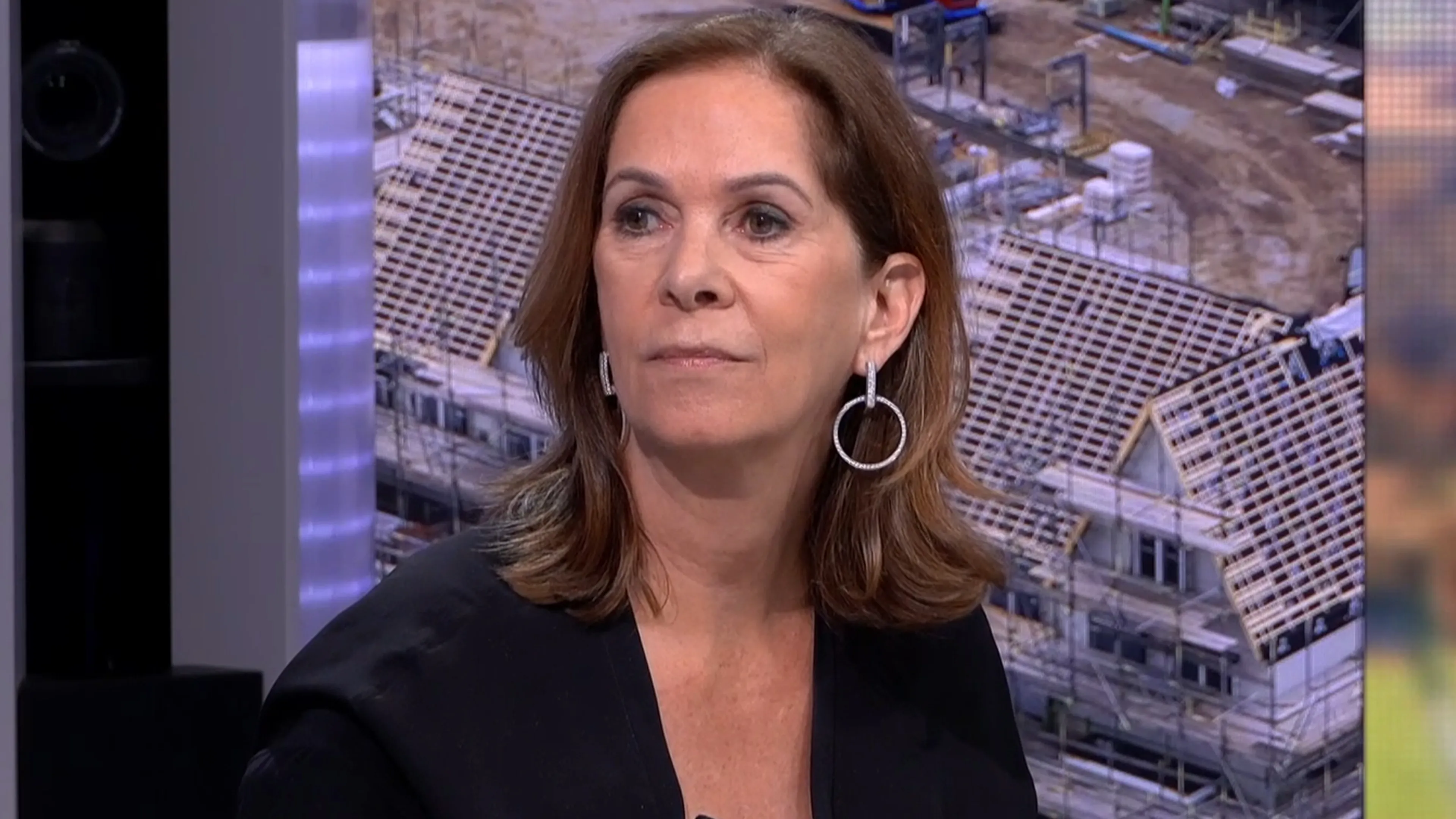 Annemarie van Gaal: 'Extra ambtenaren zijn niet de oplossing voor woningtekort'