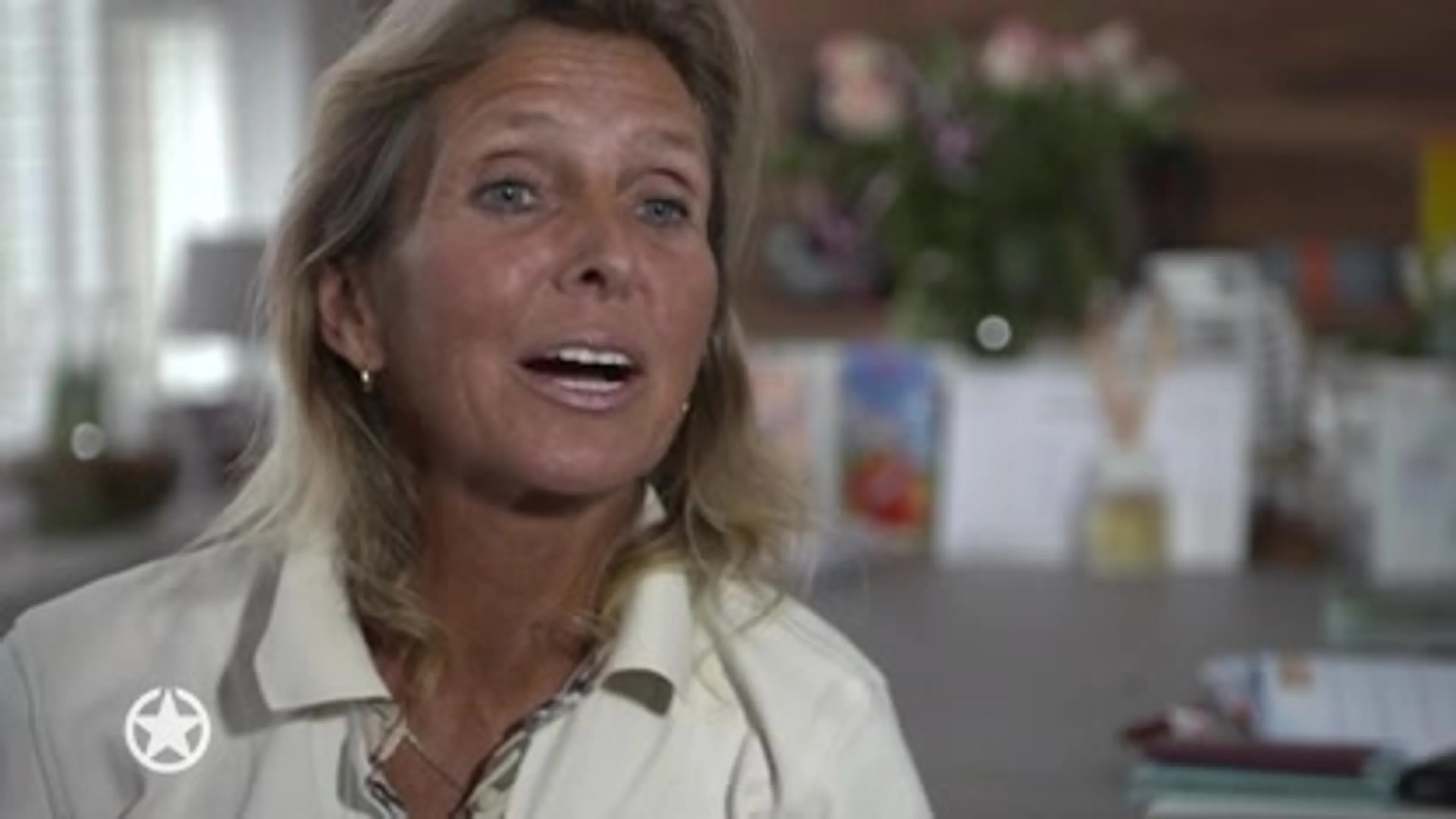 Karin van Ik Vertrek, 'de scheetjes' ontmoet nieuw familielid!