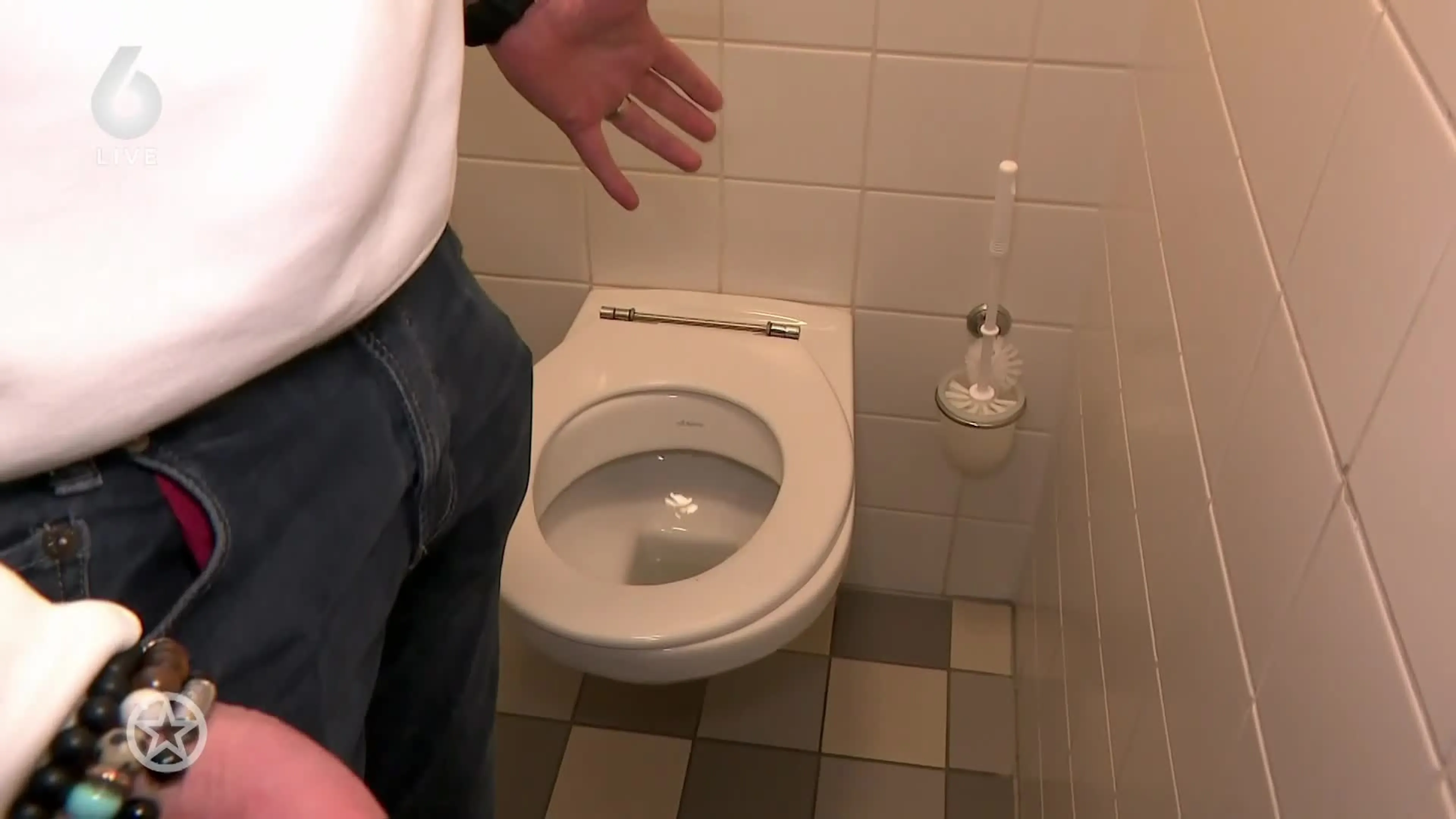 Vieze toiletten bij Casa Hazes