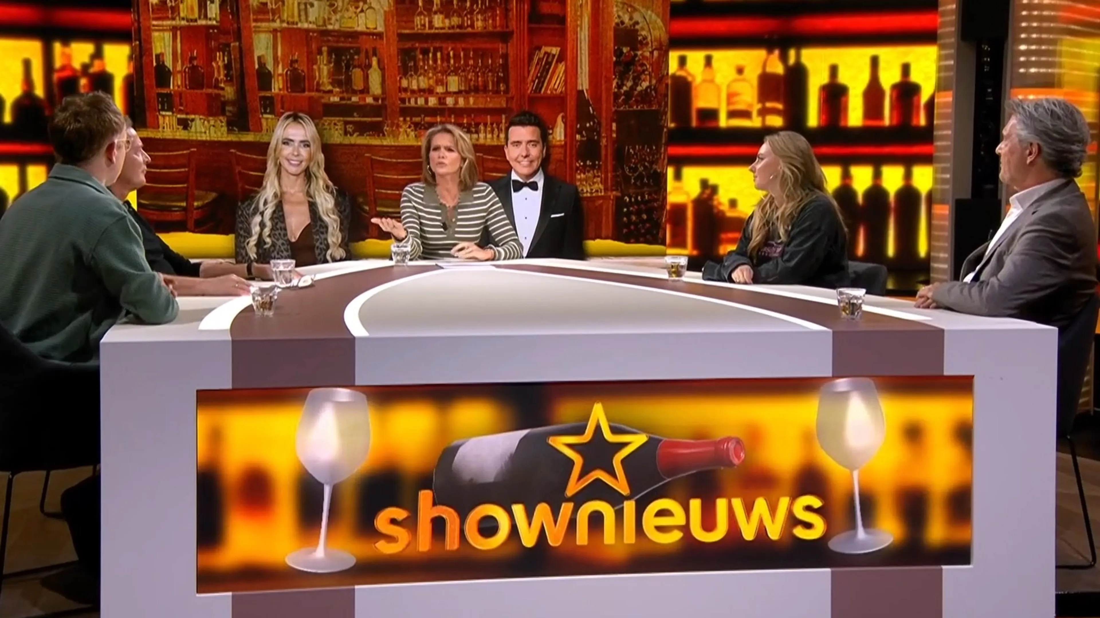Shownieuws-tafel bespreekt reactie Monique Smit op familieruzie met Jan