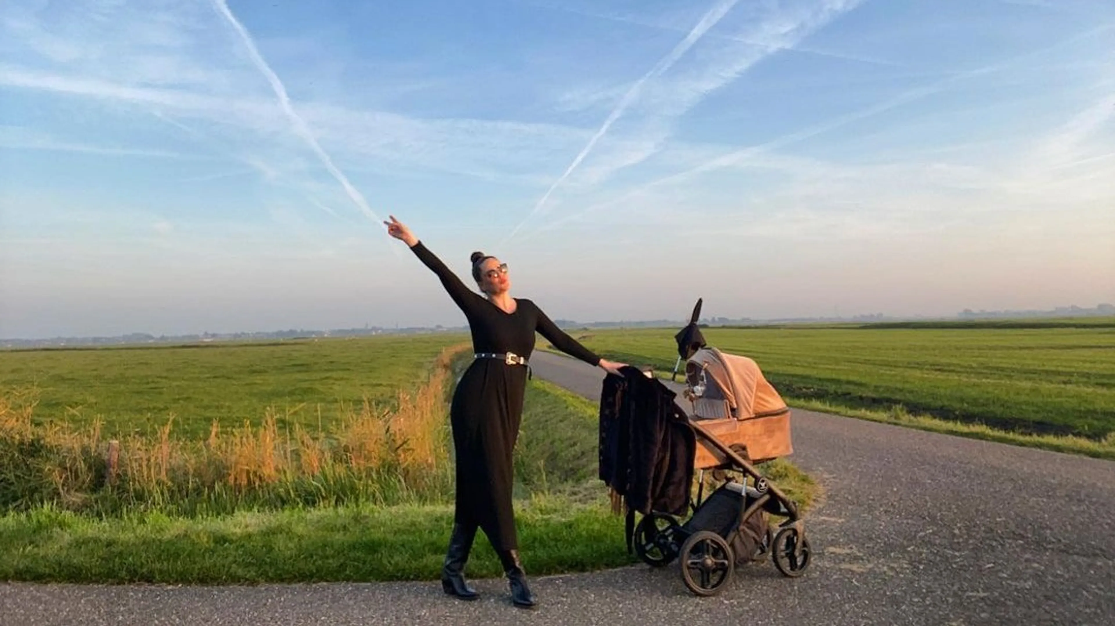 Robin Martens eropuit met dochtertje
