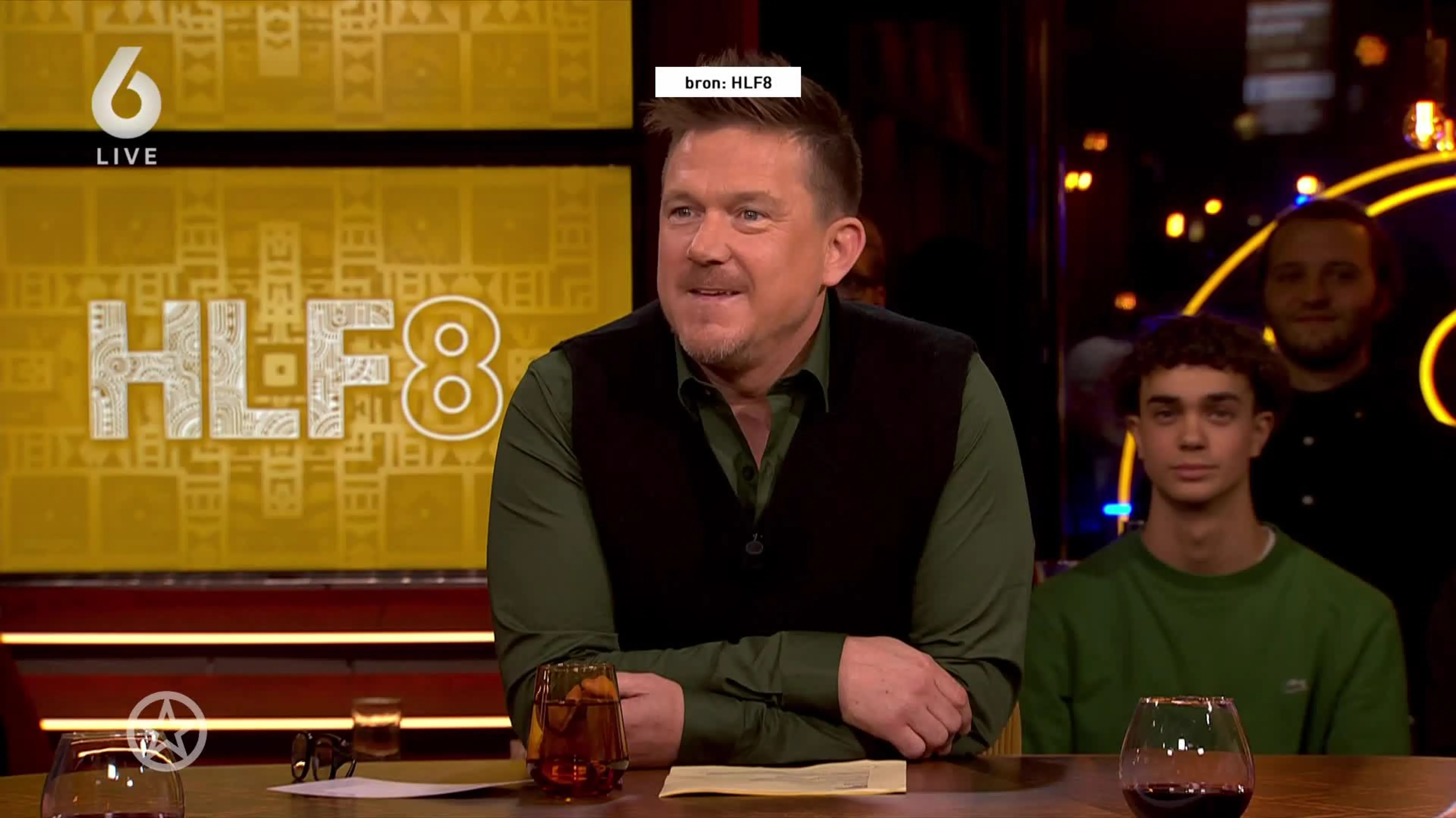 Johnny de Mol maakte zijn niet verwachte comeback bij HLF8
